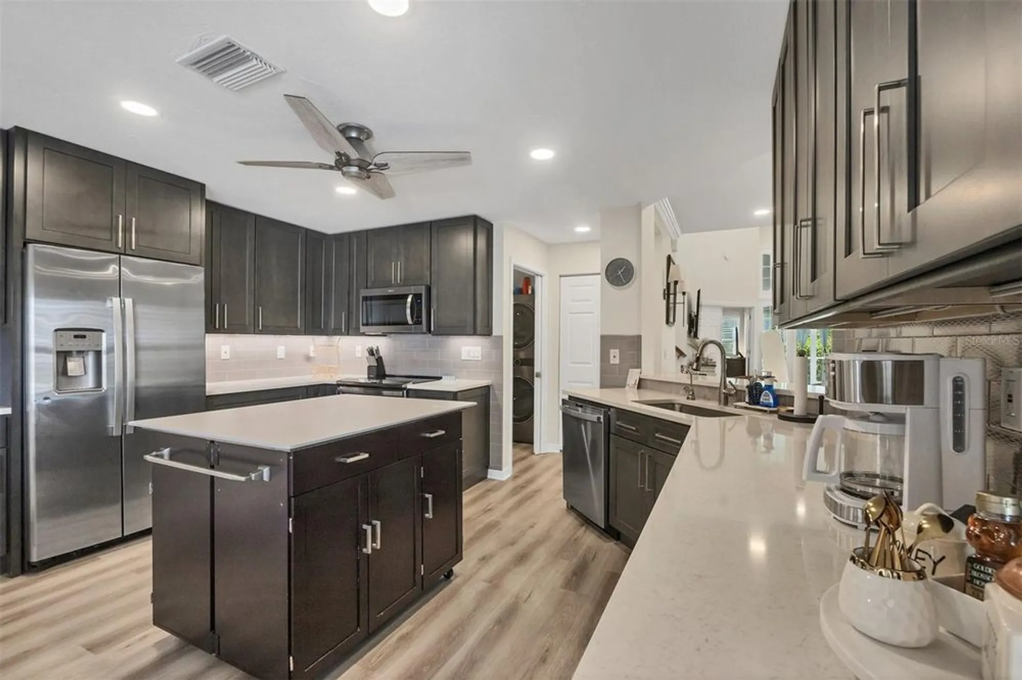Property Slideshow image 16 of 66 | 1719 starling dr # 1719, Sarasota, FL, 34231