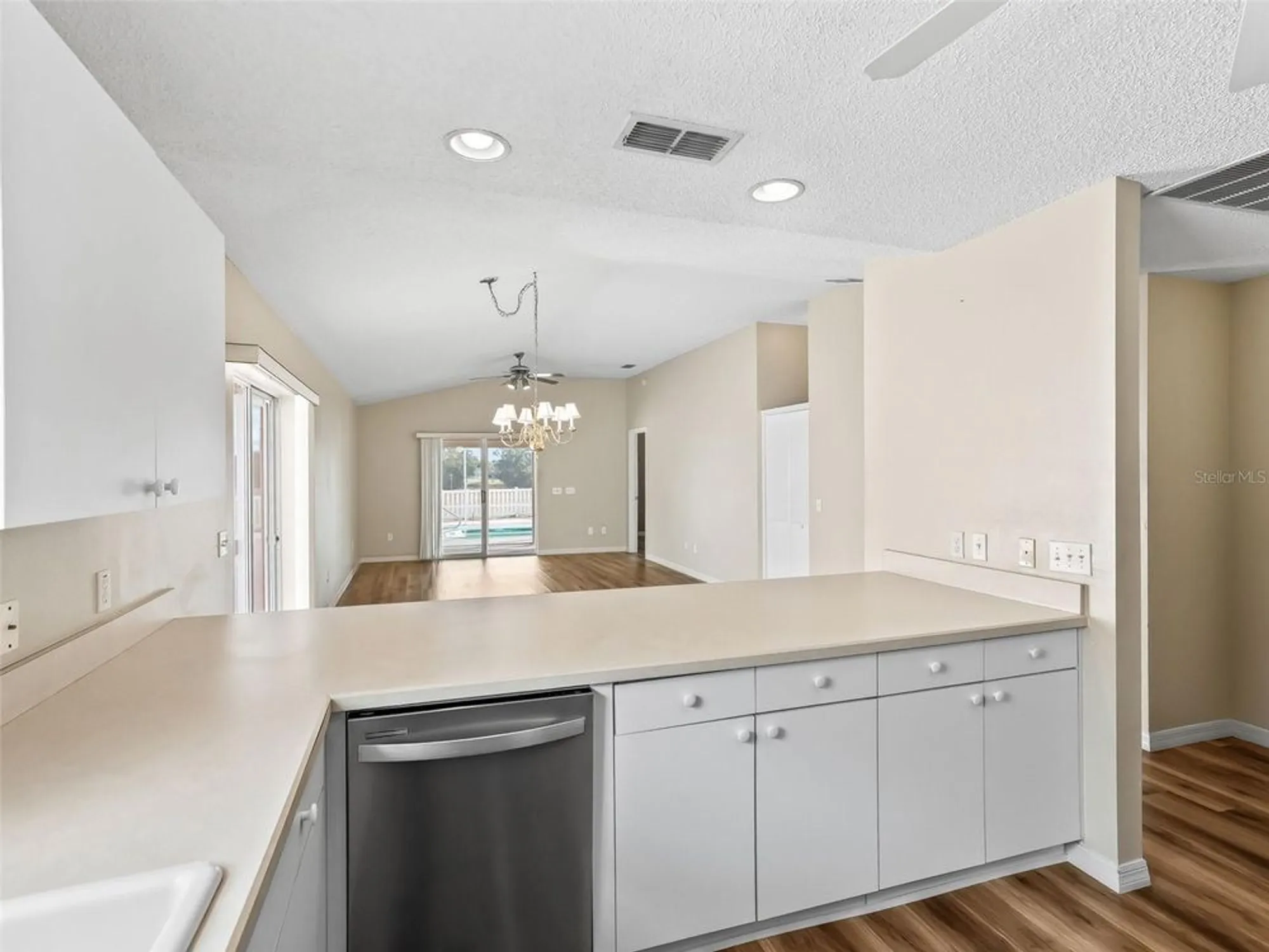 Property Slideshow image 13 of 41 | 873 oviedo rd, The Villages, FL, 32159