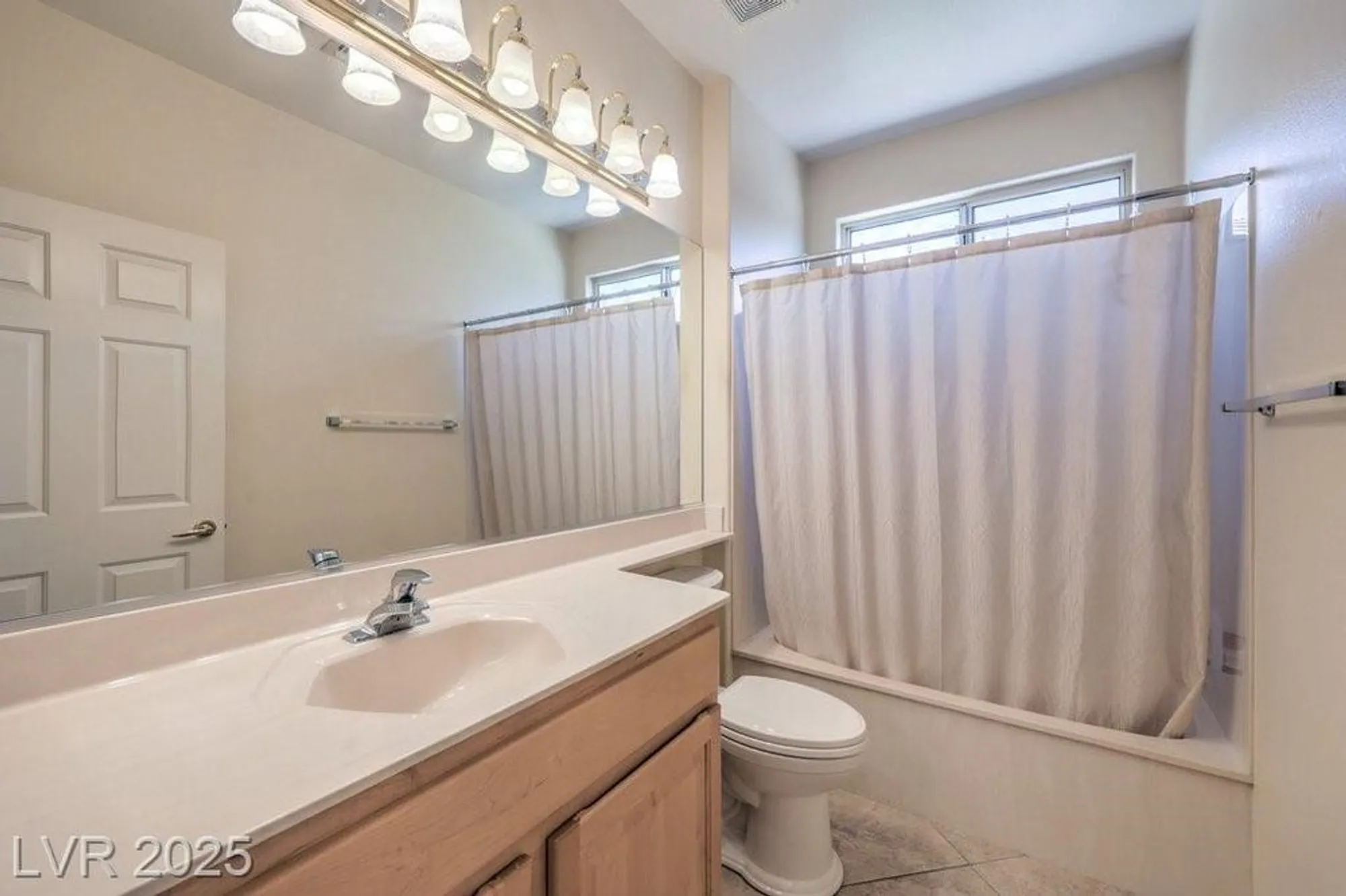 Property Slideshow image 44 of 72 | 2095 colvin run dr, Henderson, NV, 89052
