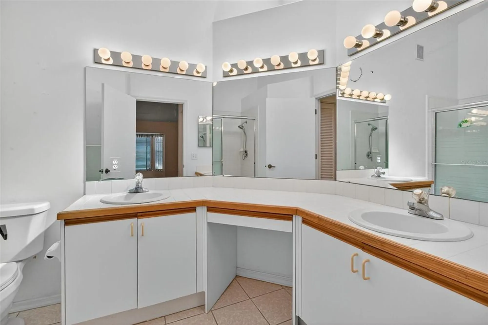 Property Slideshow image 10 of 63 | 3540 cayman ct, Palm Harbor, FL, 34684