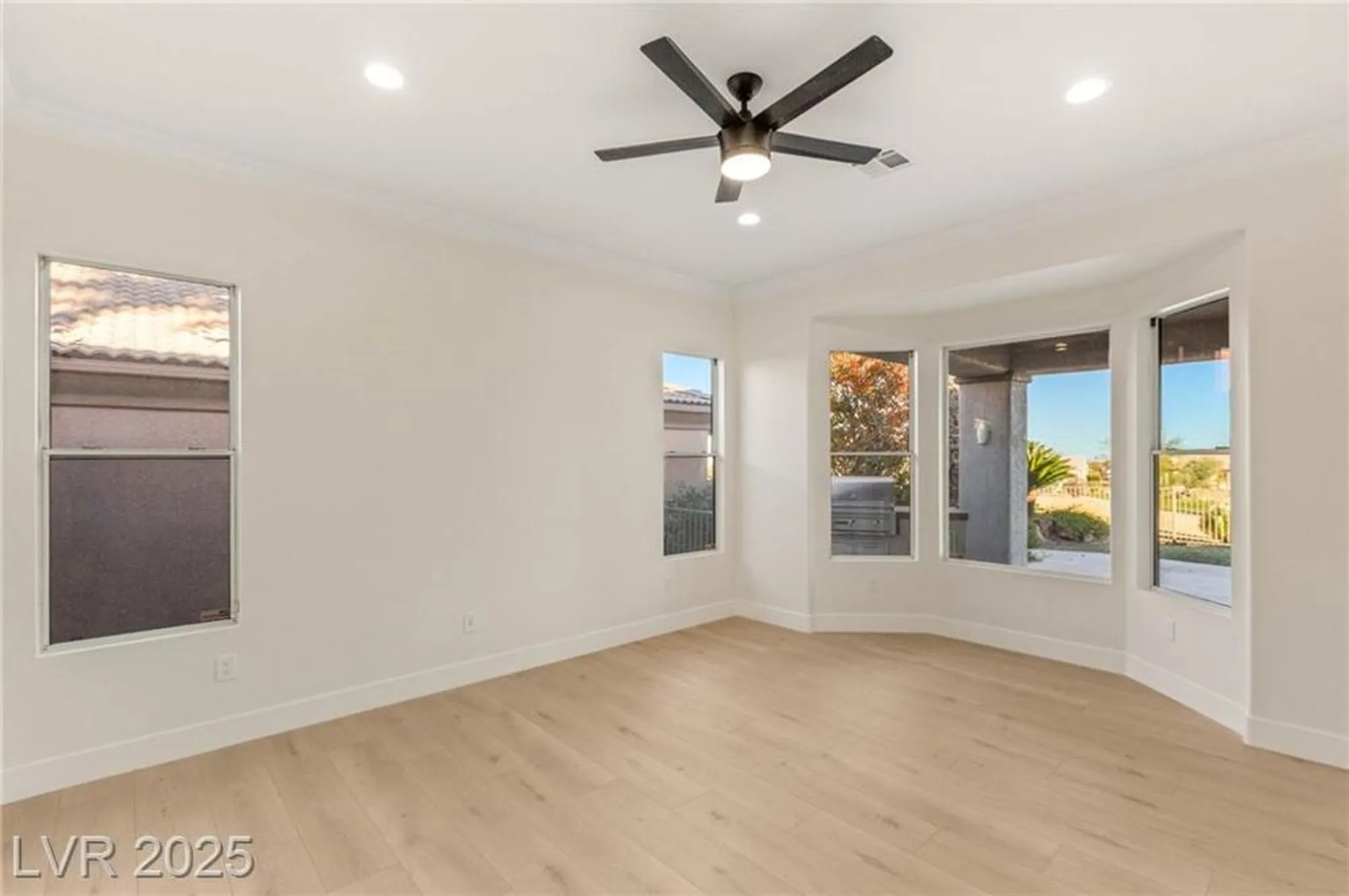 Property Slideshow image 27 of 66 | 4754 riva de romanza st, Las Vegas, NV, 89135