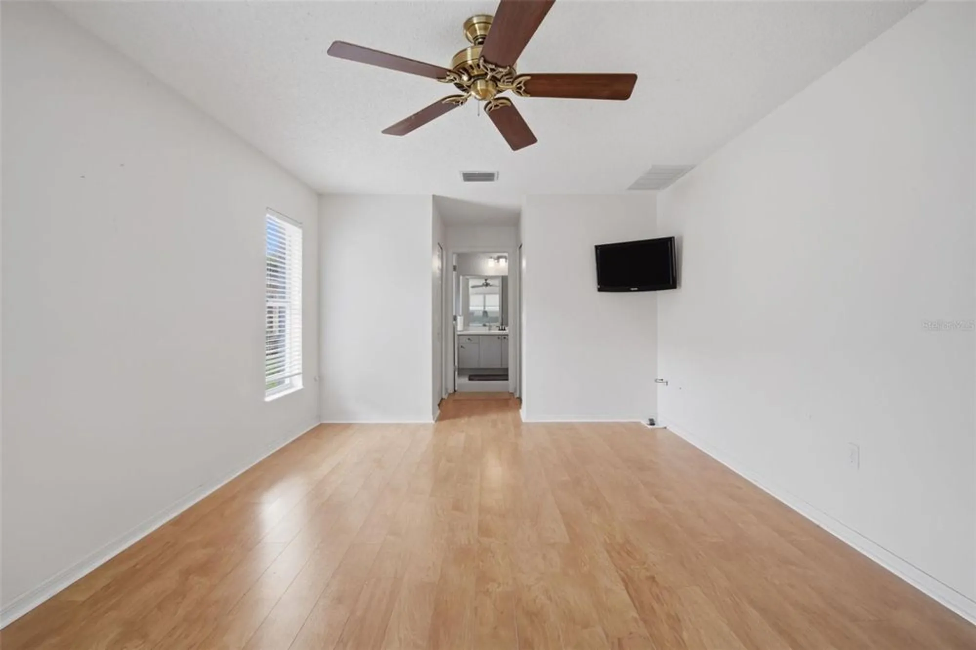 Property Slideshow image 18 of 59 | 1228 ashbourne cir, Trinity, FL, 34655