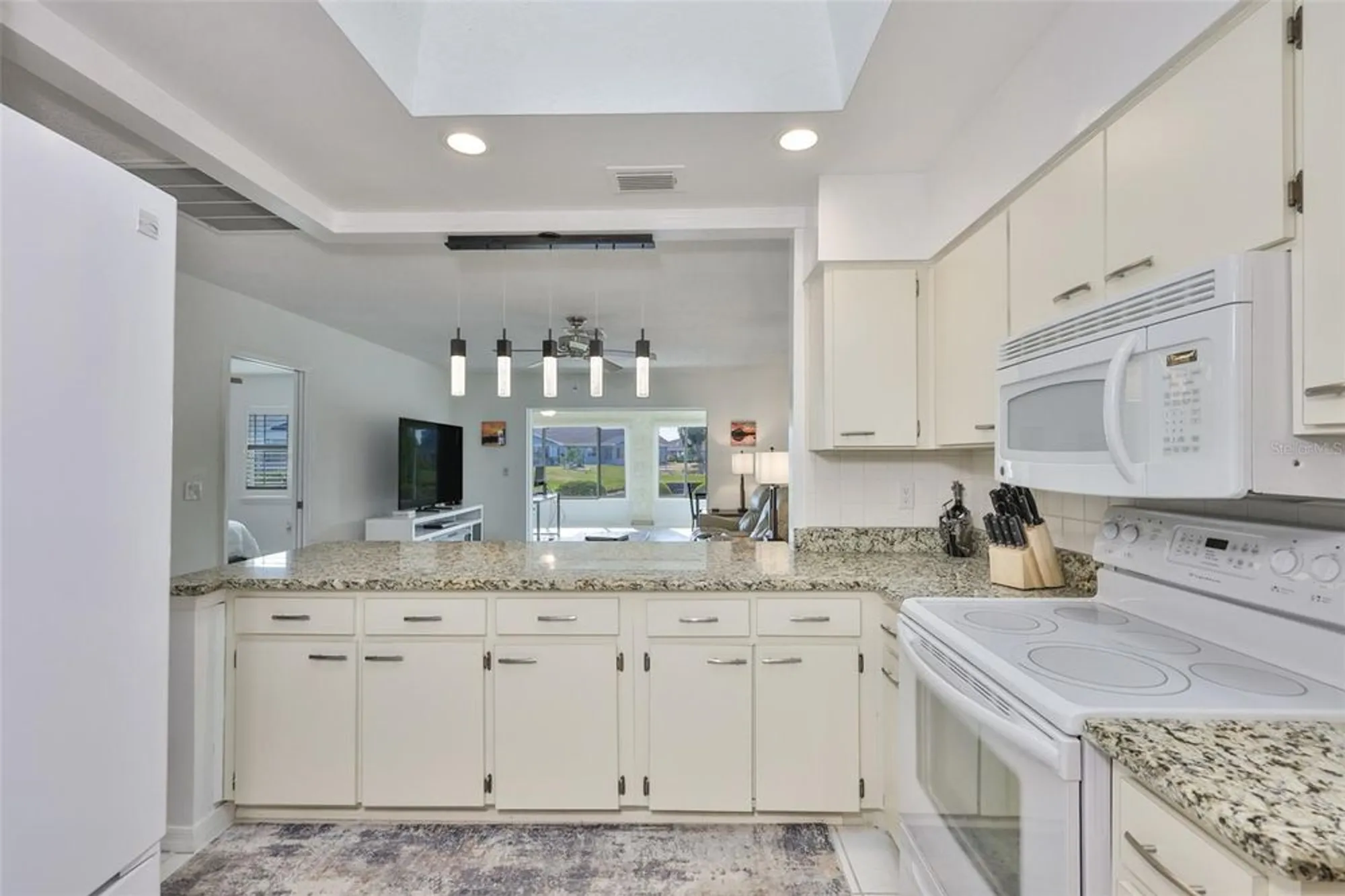 Property Slideshow image 13 of 43 | 1506 bentwood dr, Sun City Center, FL, 33573