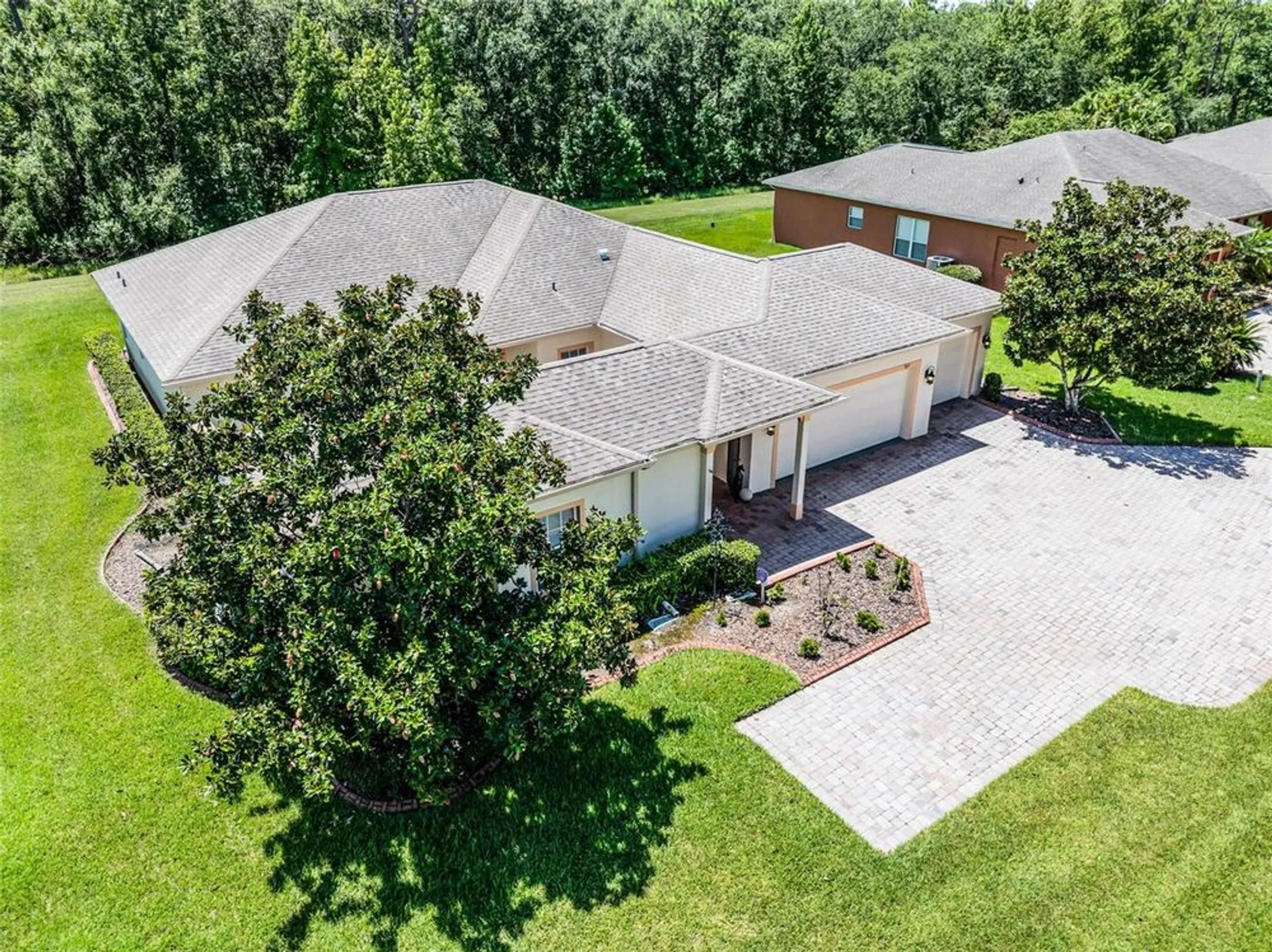 Property Slideshow image 7 of 89 | 917 shorehaven dr, Poinciana, FL, 34759