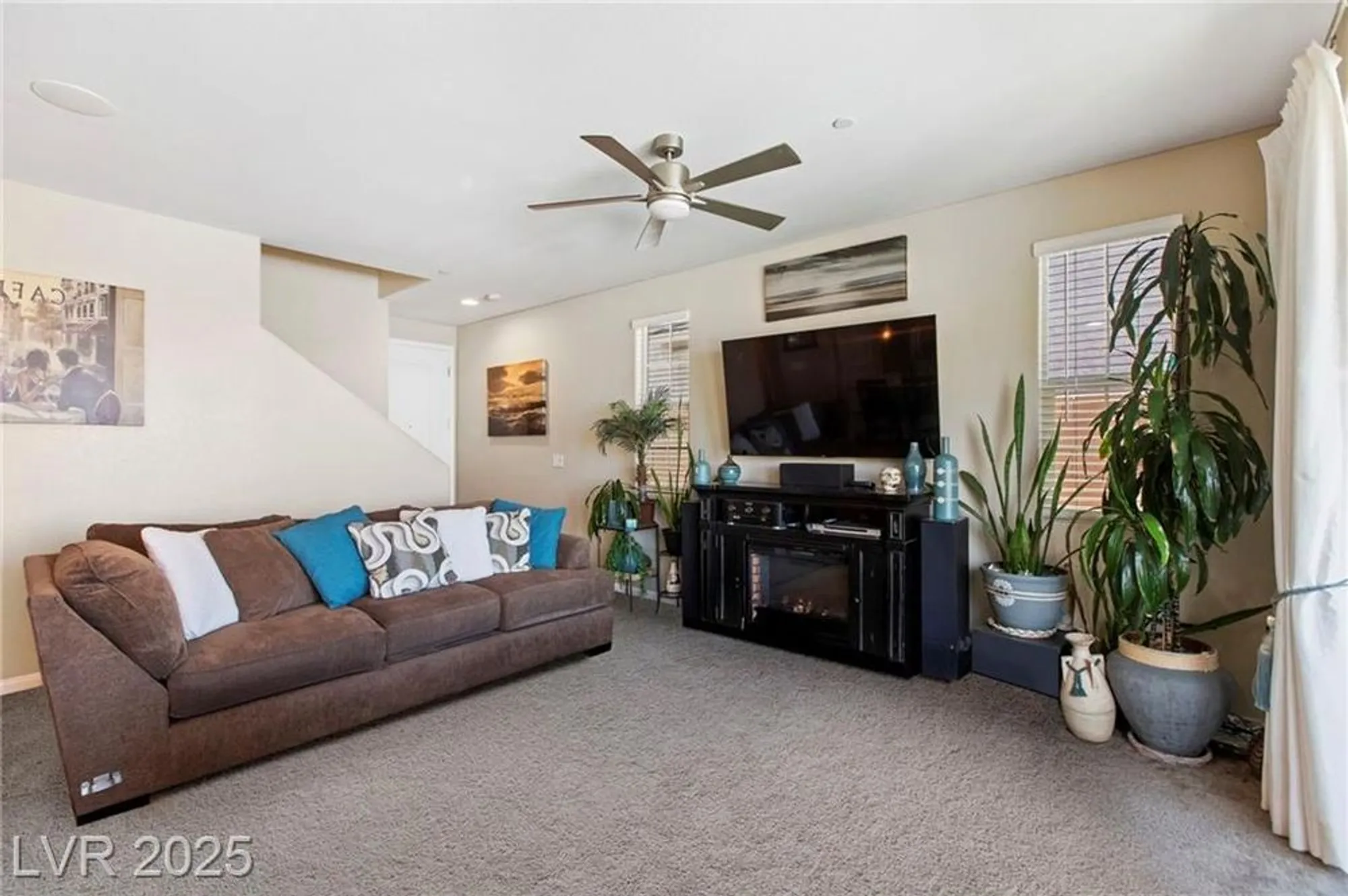 Property Slideshow image 5 of 42 | 44 moon hill dr, Henderson, NV, 89011