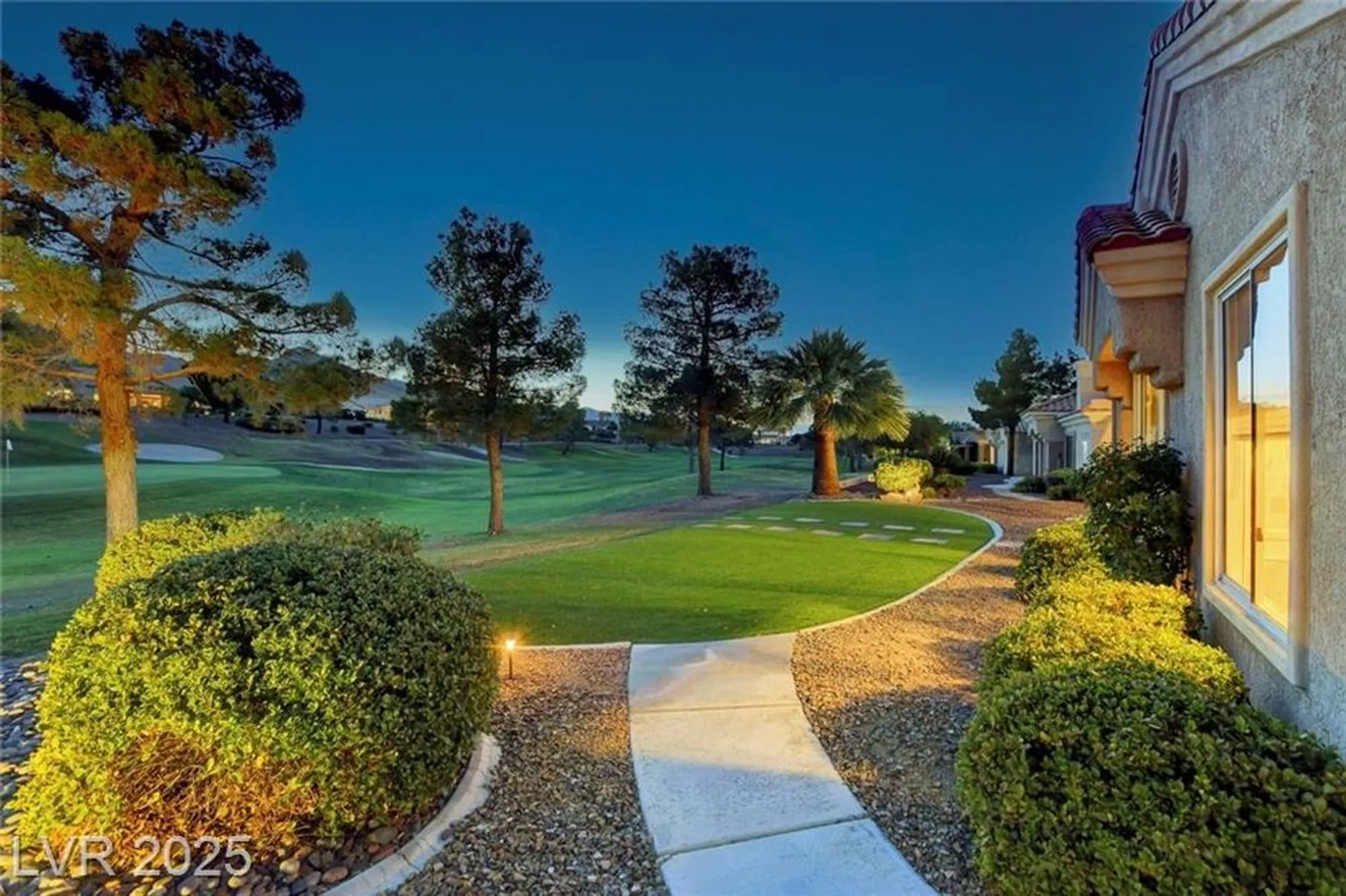 Property Slideshow image 4 of 29 | 3001 swan hill dr, Las Vegas, NV, 89134