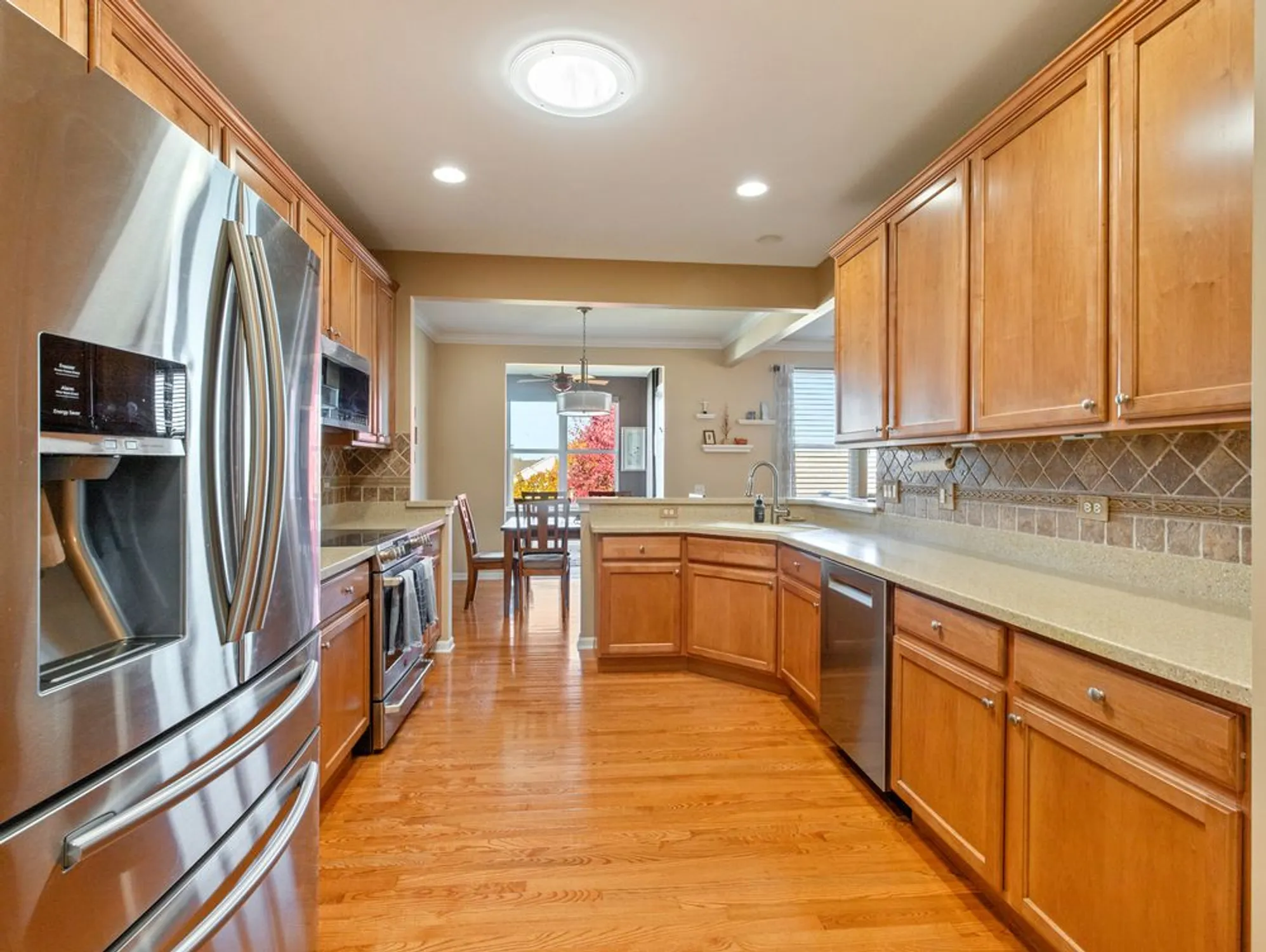 Property Slideshow image 11 of 36 | 3001 ravinia cir, Mundelein, IL, 60060
