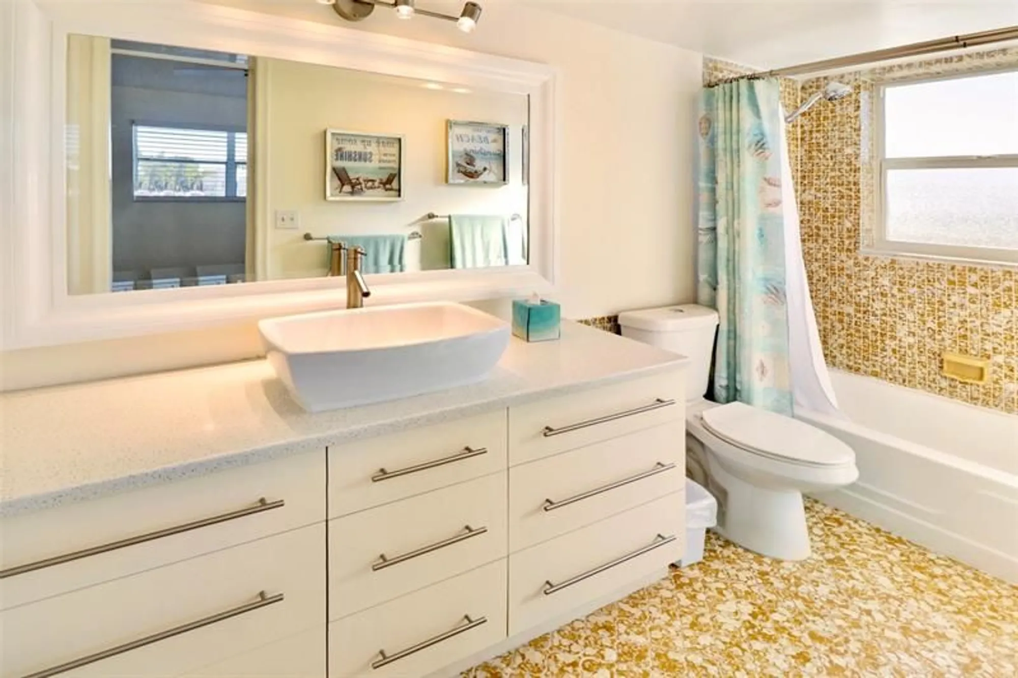 Property Slideshow image 5 of 31 | 4751 nw 21st st 209, Lauderhill, FL, 33313