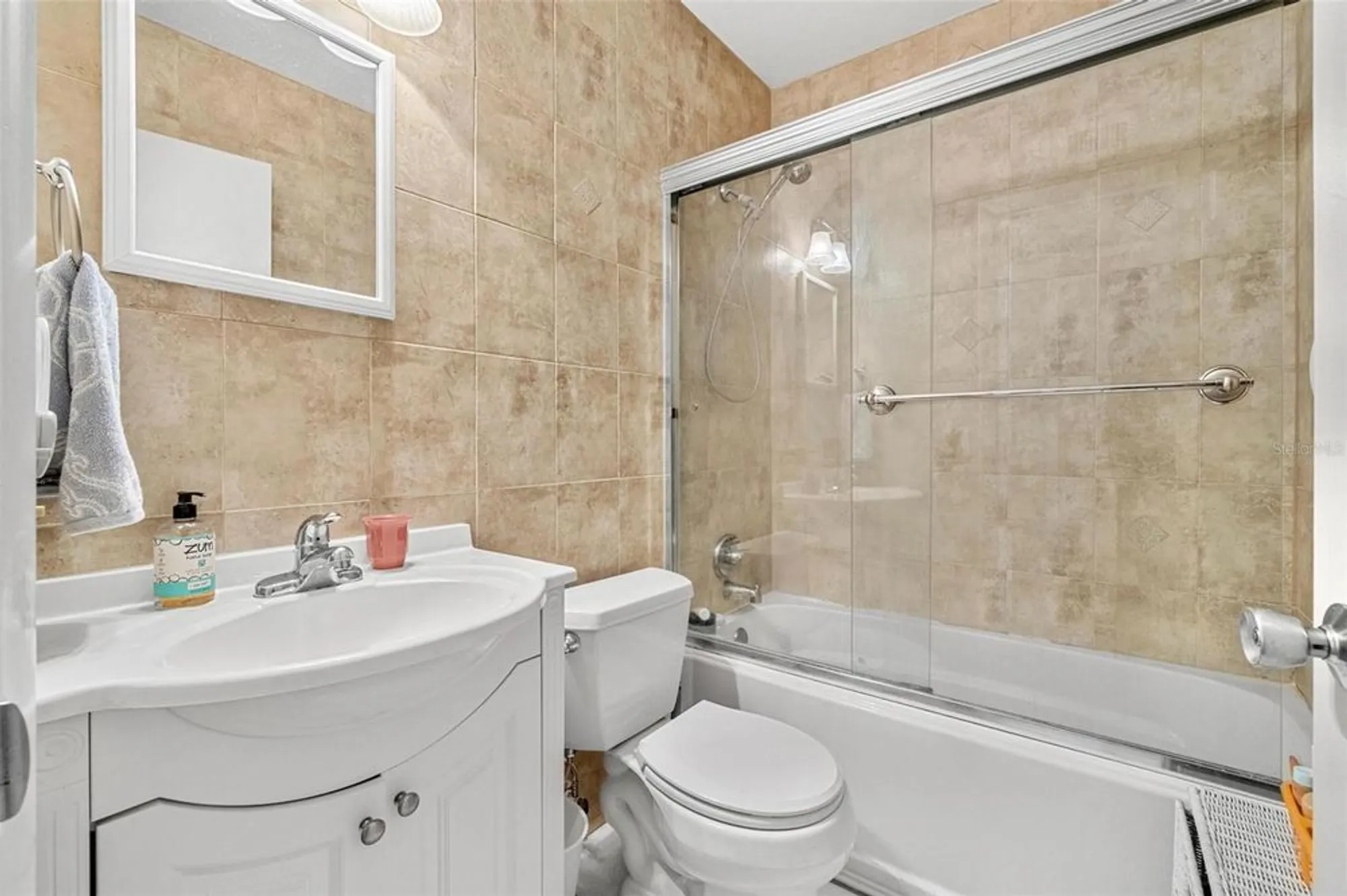 Property Slideshow image 15 of 40 | 2440 world parkway blvd 52, Clearwater, FL, 33763