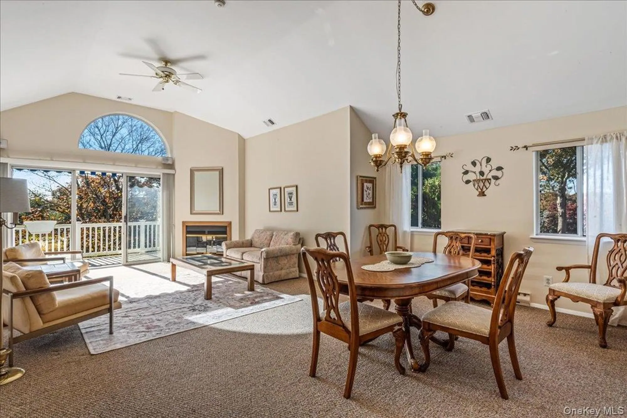 Property Slideshow image 4 of 29 | 414 lindsay ln, Moriches, NY, 11955