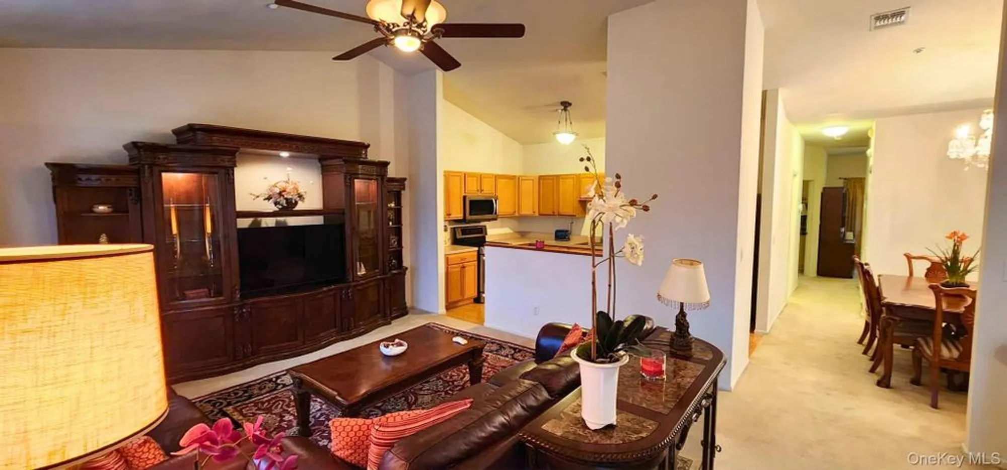 Property Slideshow image 5 of 25 | 512 narragansett villas dr, Lindenhurst, NY, 11757