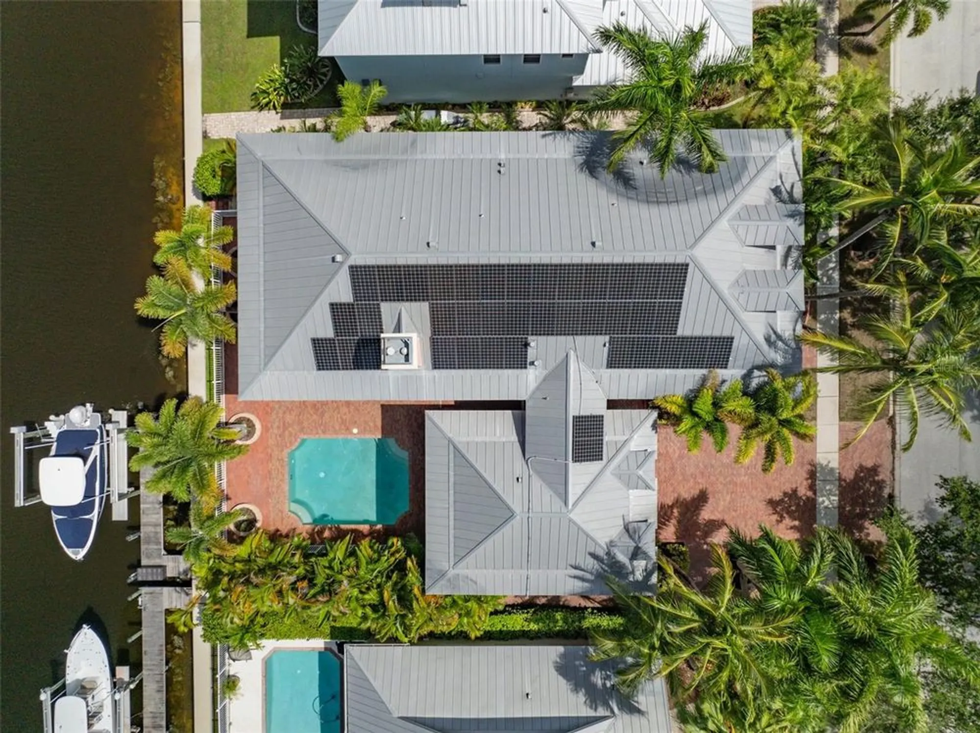 Property Slideshow image 4 of 94 | 825 islebay dr, Apollo Beach, FL, 33572