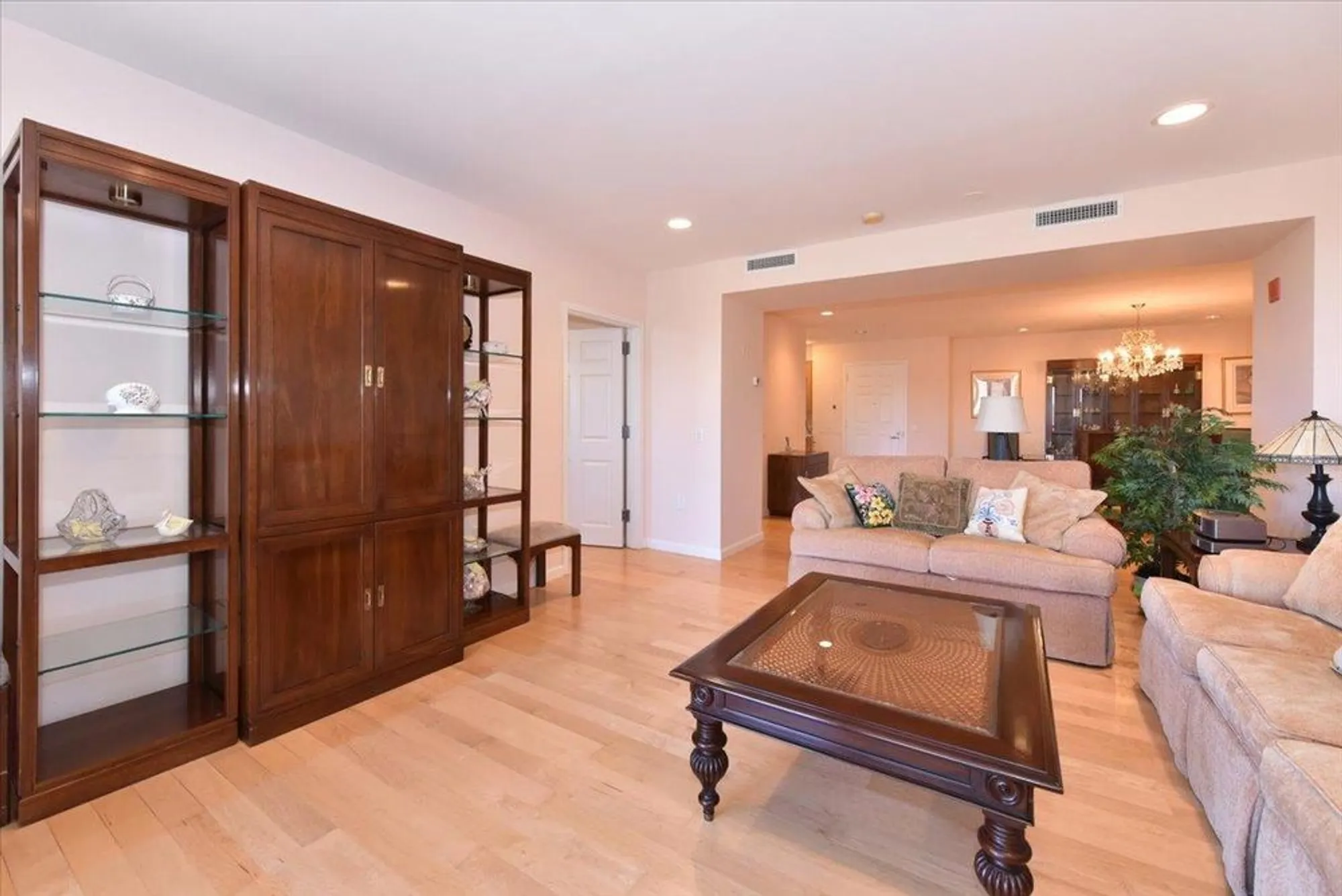 Property Slideshow image 7 of 27 | 100 harbor view dr 439, Port Washington, NY, 11050