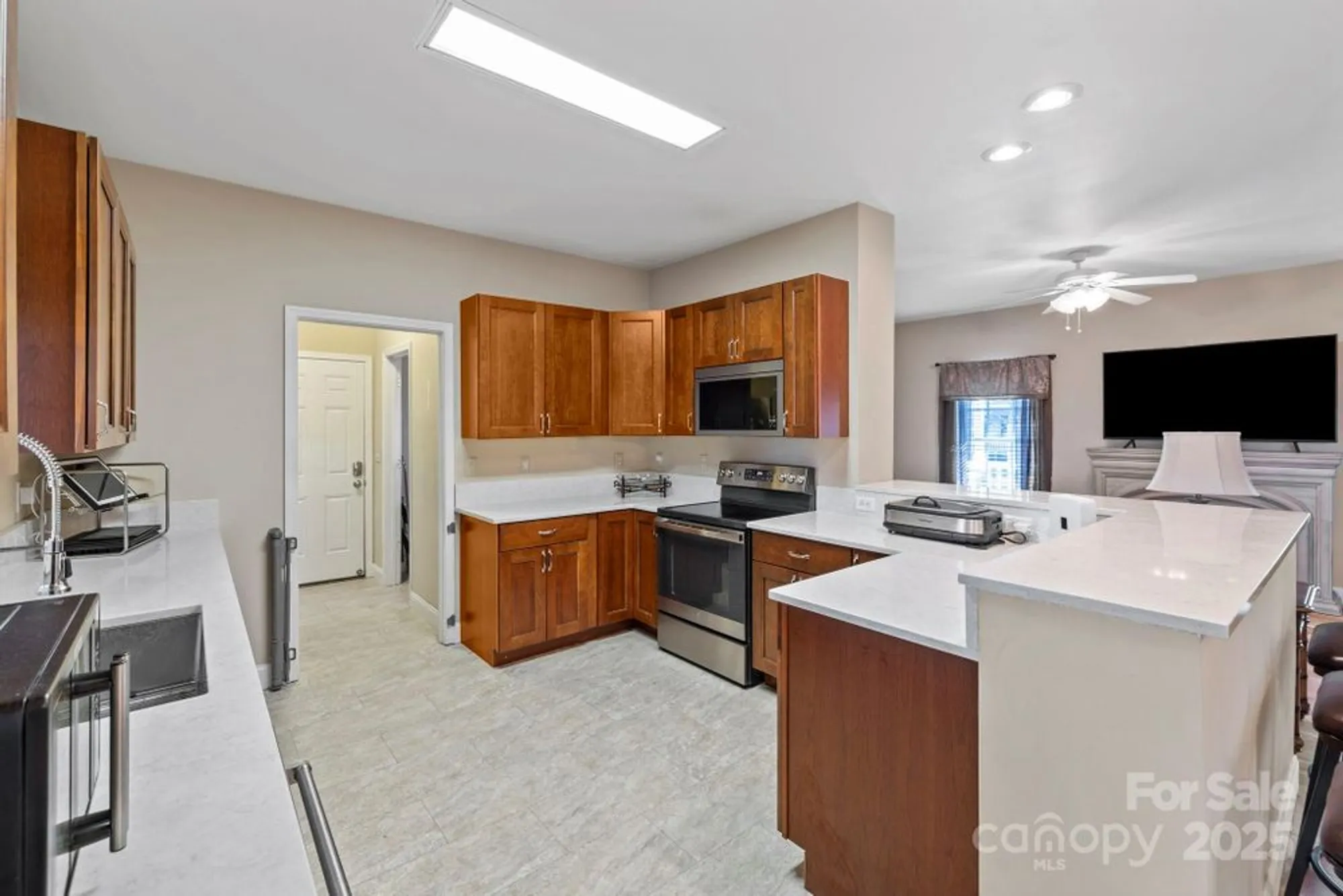 Property Slideshow image 27 of 48 | 494 riverwind dr, Hendersonville, NC, 28739