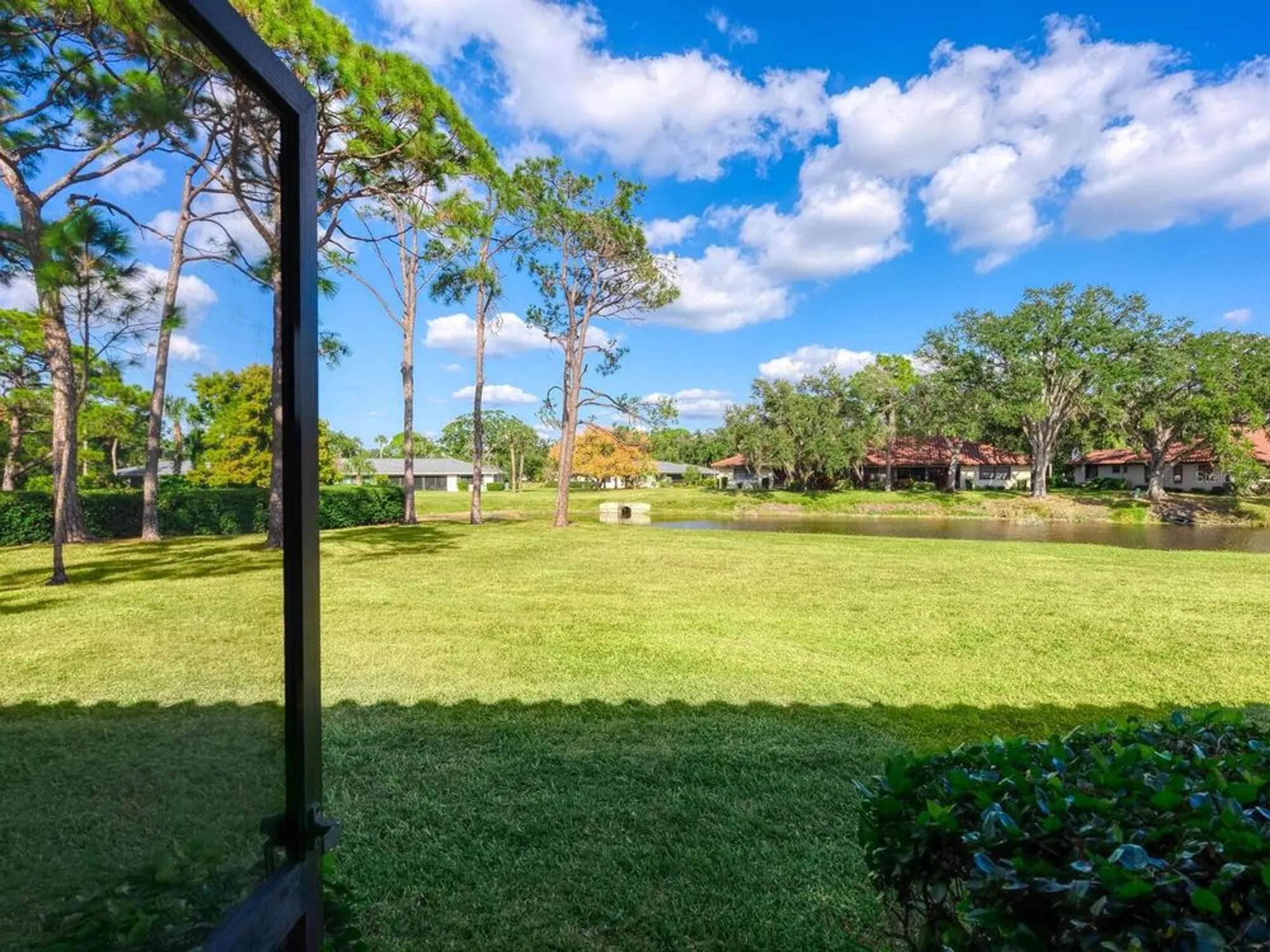 Property Slideshow image 31 of 53 | 5450 golf pointe dr, Sarasota, FL, 34243