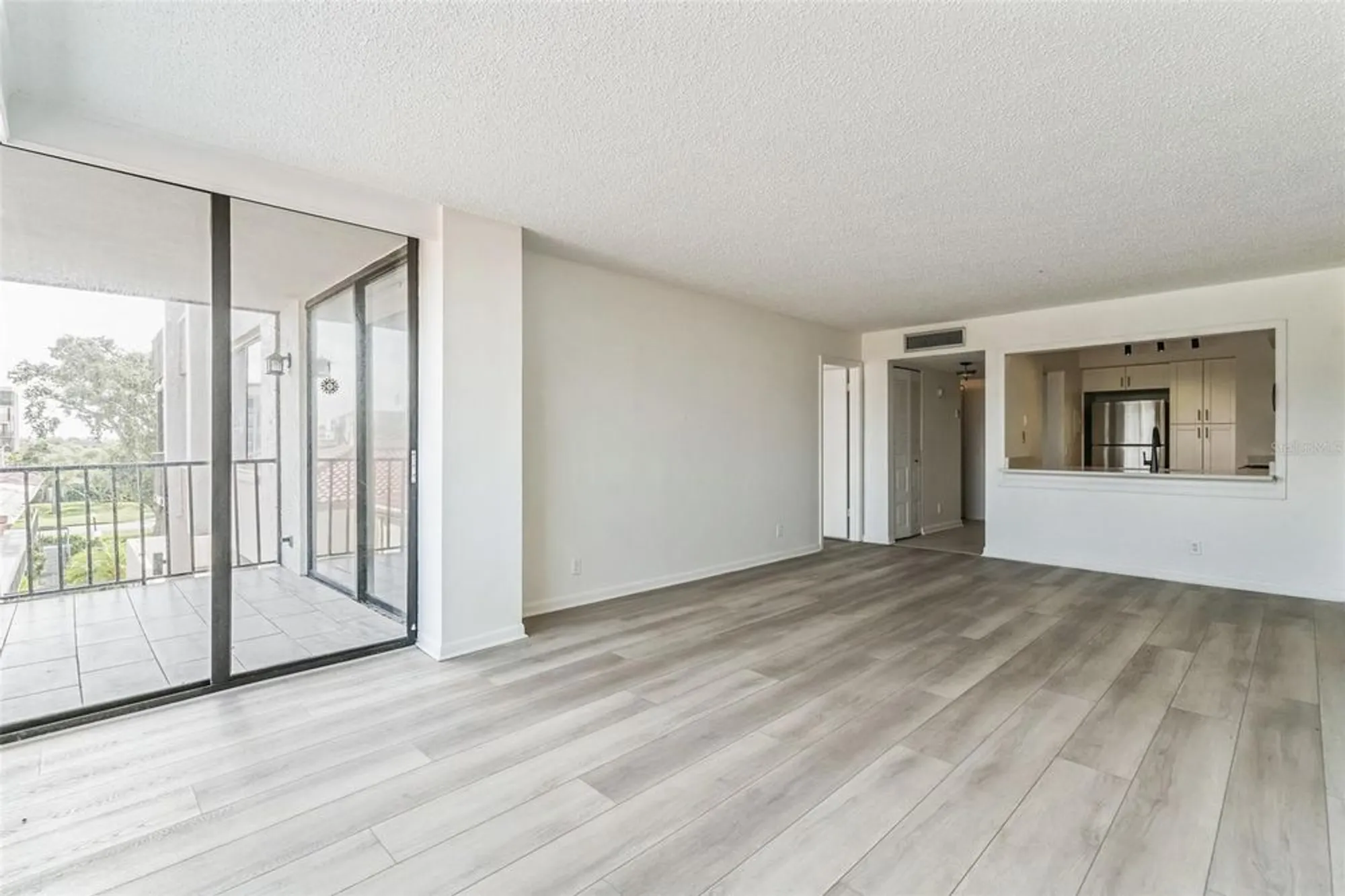 Property Slideshow image 13 of 37 | 6219 palma del mar blvd s apt 301, Saint Petersburg, FL, 33715