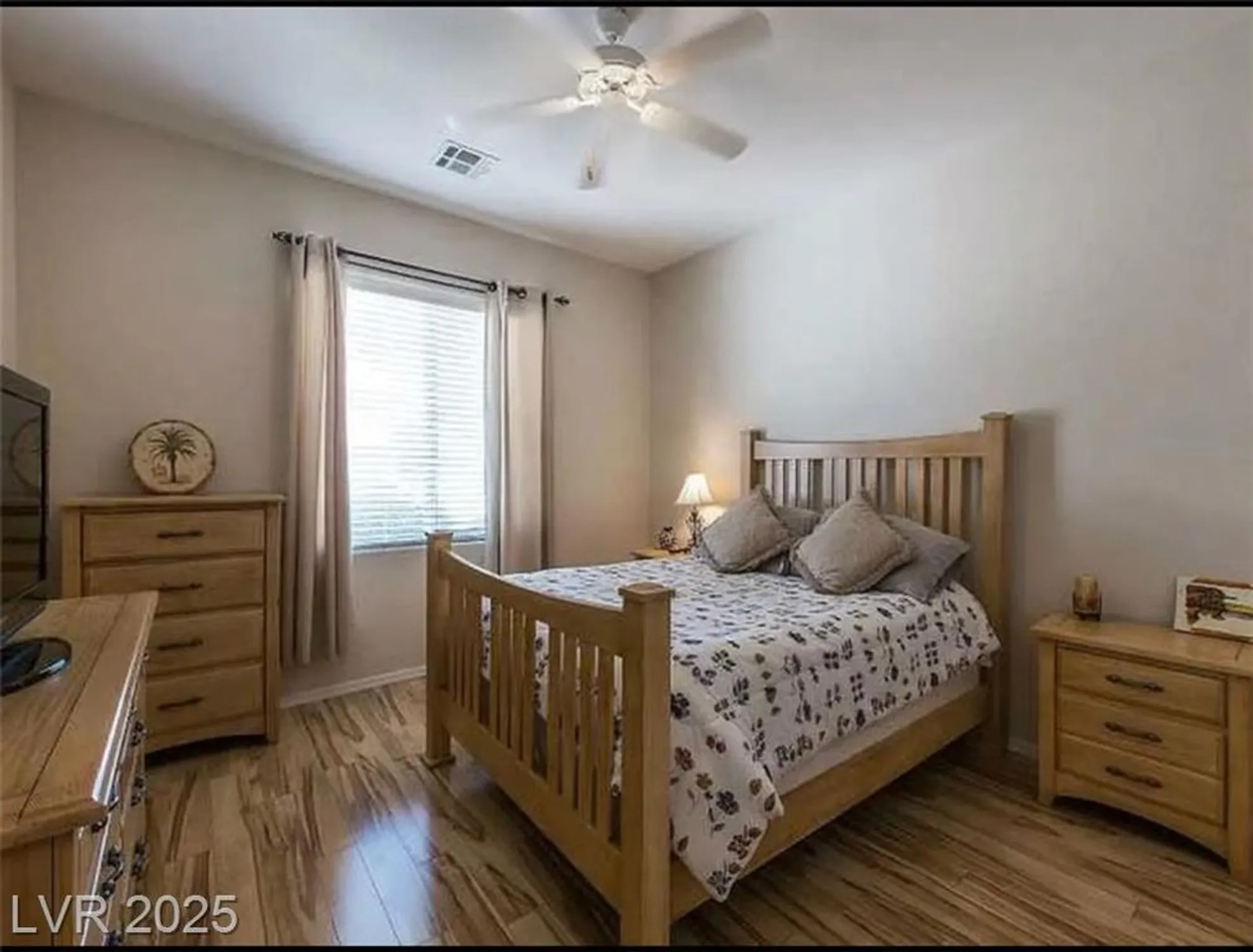 Property Slideshow image 15 of 17 | 2473 luminous stars st, Henderson, NV, 89044