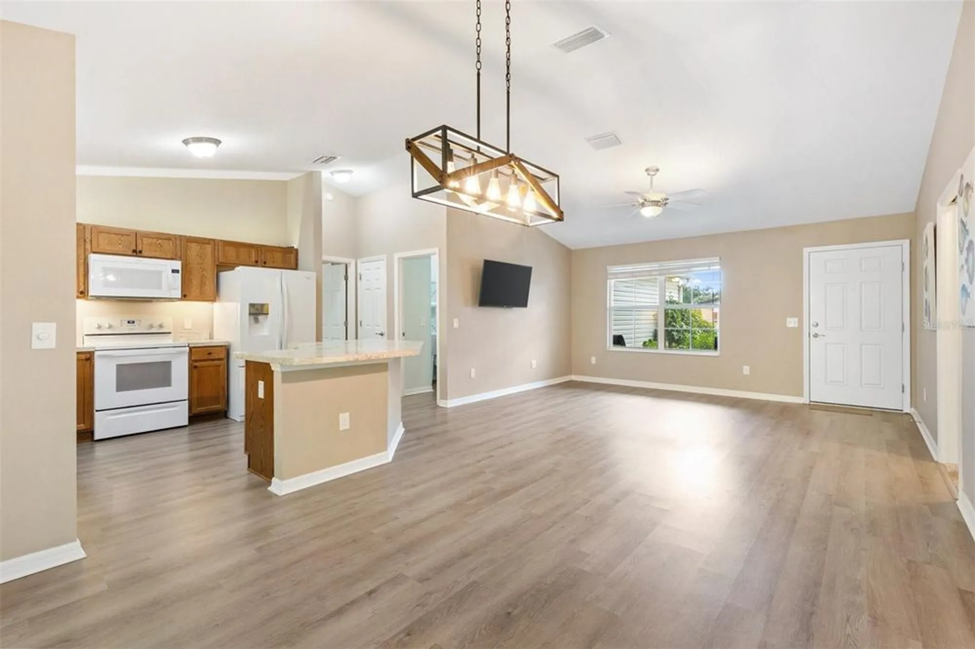 Property Slideshow image 7 of 28 | 428 tarrson blvd, Lady Lake, FL, 32159