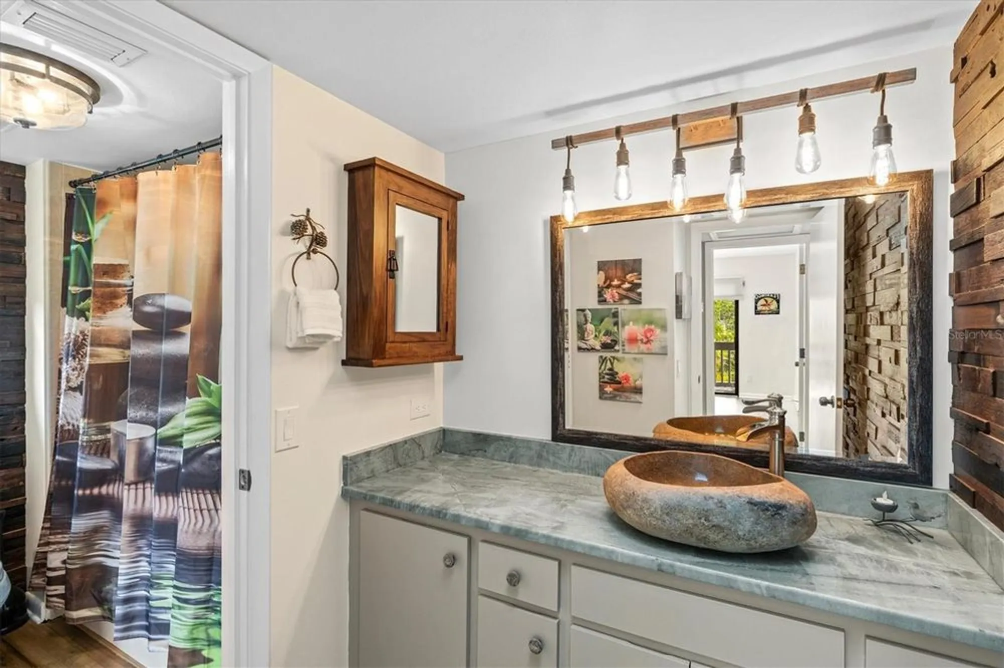 Property Slideshow image 21 of 69 | 1447 landings cir # 68, Sarasota, FL, 34231