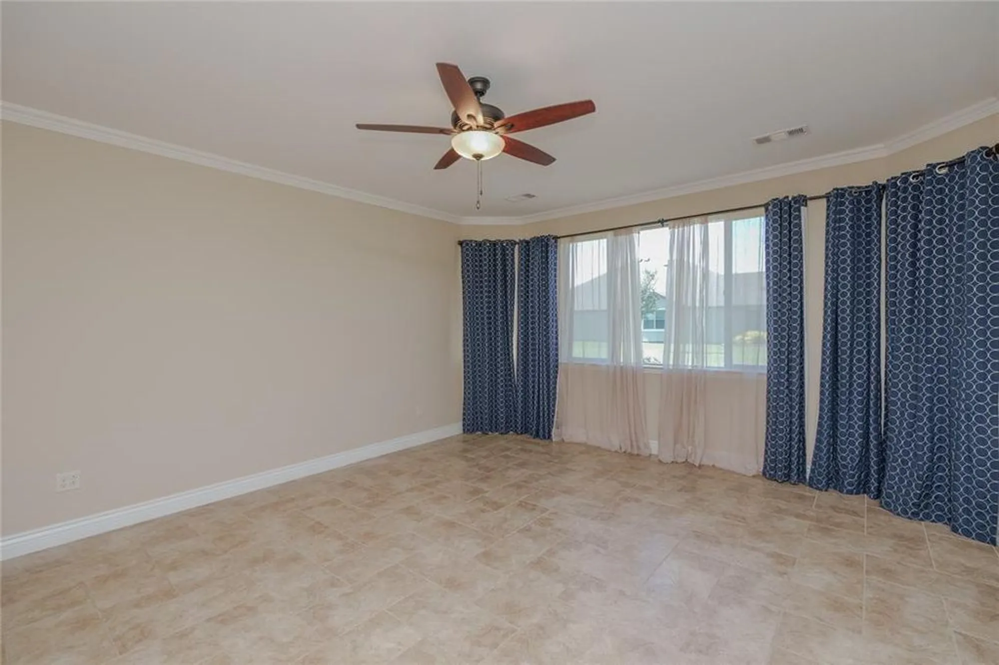 Property Slideshow image 28 of 36 | 12813 pumice ln, Denton, TX, 76207