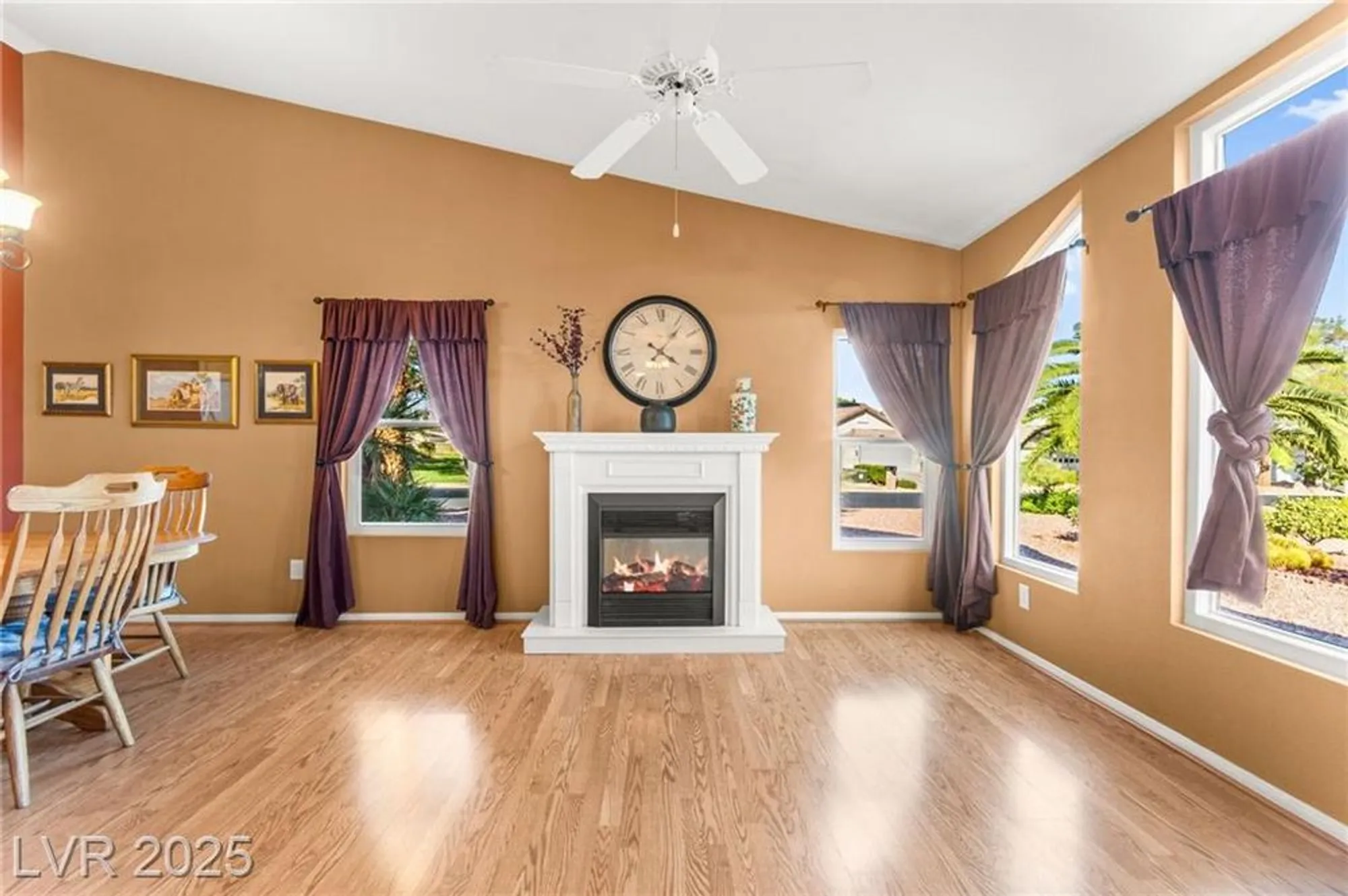 Property Slideshow image 12 of 65 | 5245 woodlawn ln, Las Vegas, NV, 89130