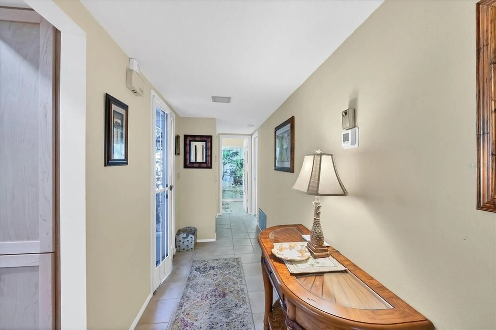 Property Slideshow image 5 of 31 | 3990 overlook bnd 19, Sarasota, FL, 34232
