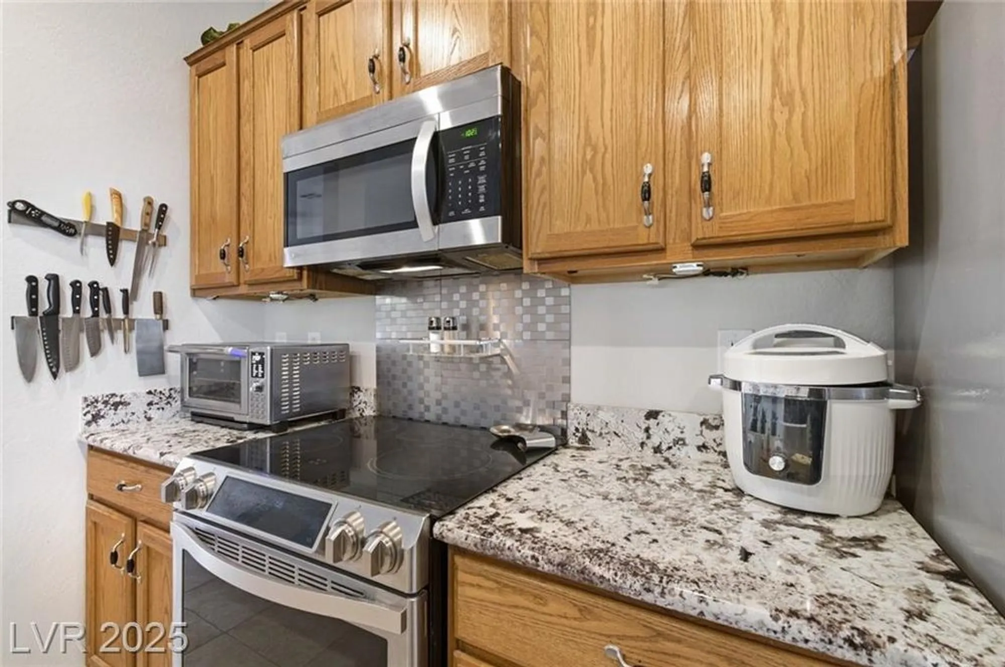 Property Slideshow image 9 of 19 | 3525 herring gull ln, North Las Vegas, NV, 89084