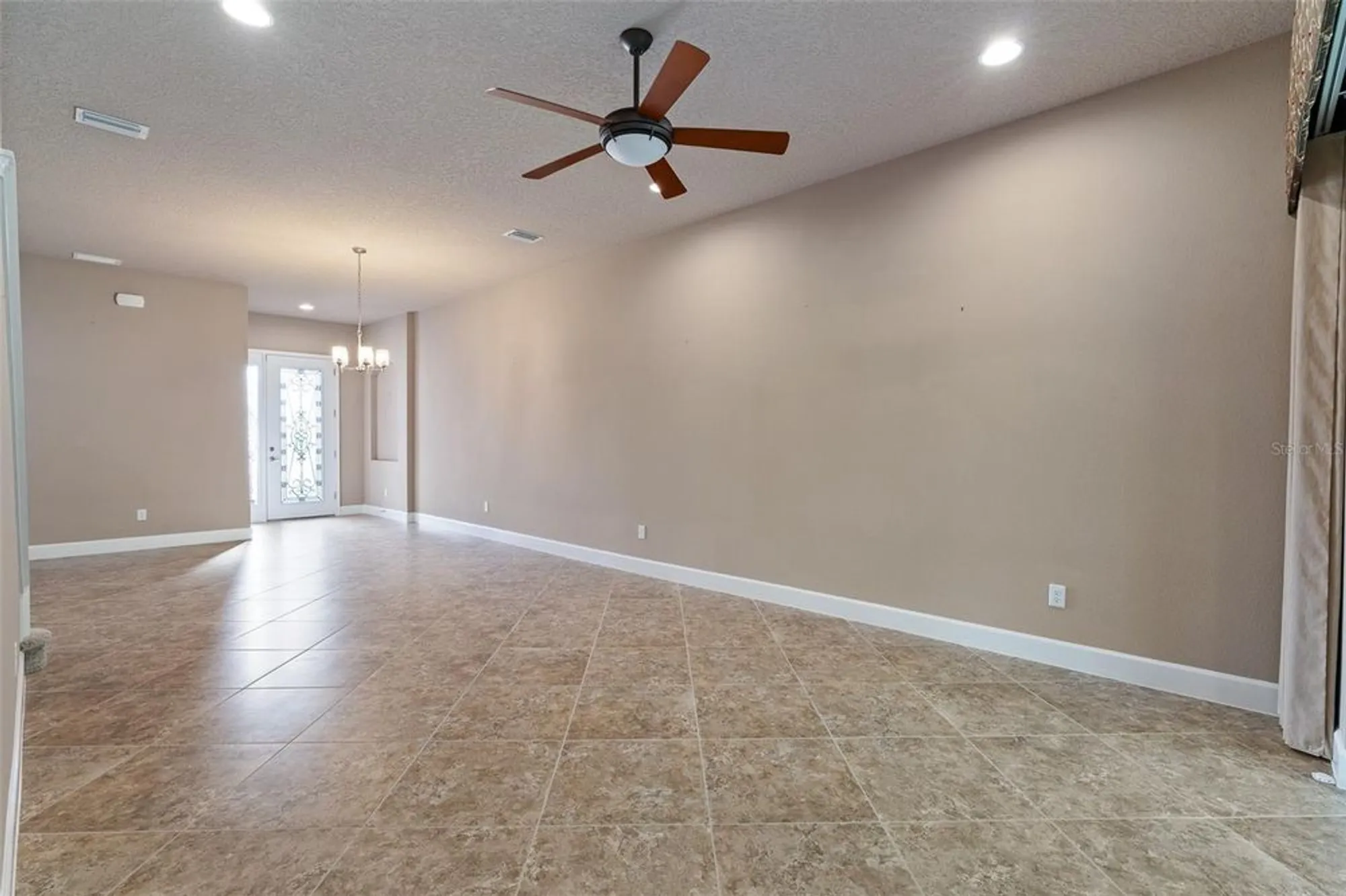 Property Slideshow image 13 of 62 | 829 pinewood dr, Ormond Beach, FL, 32174