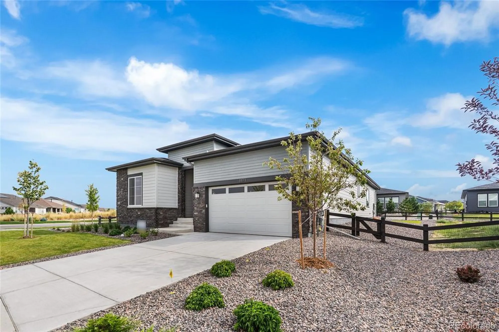 Property Slideshow image 2 of 37 | 8871 s quemoy st, Aurora, CO, 80016