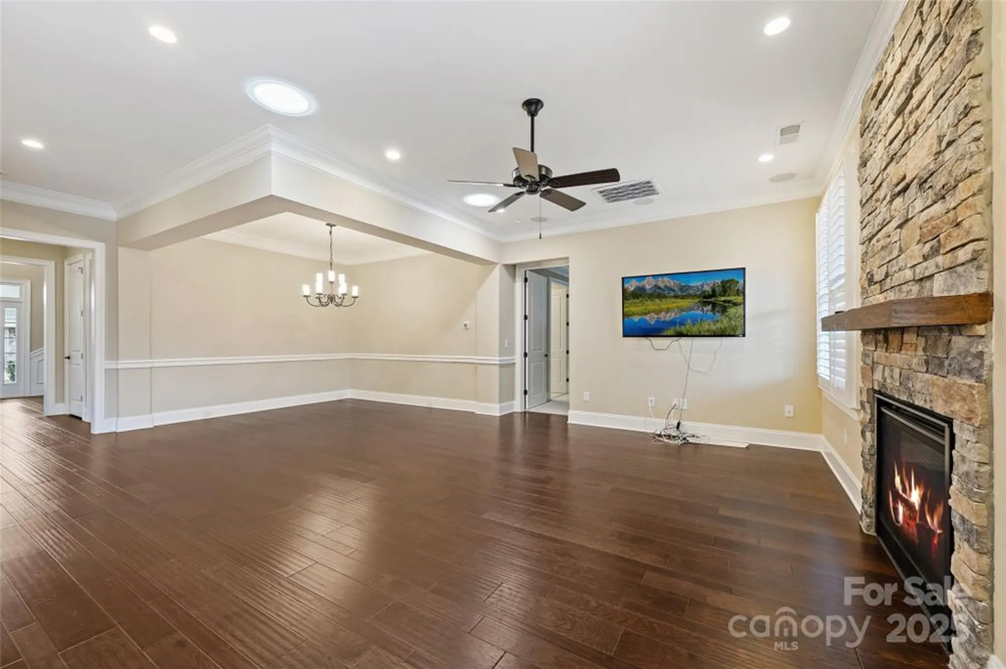 Property Slideshow image 8 of 27 | 14629 glen valley ct, Charlotte, NC, 28278