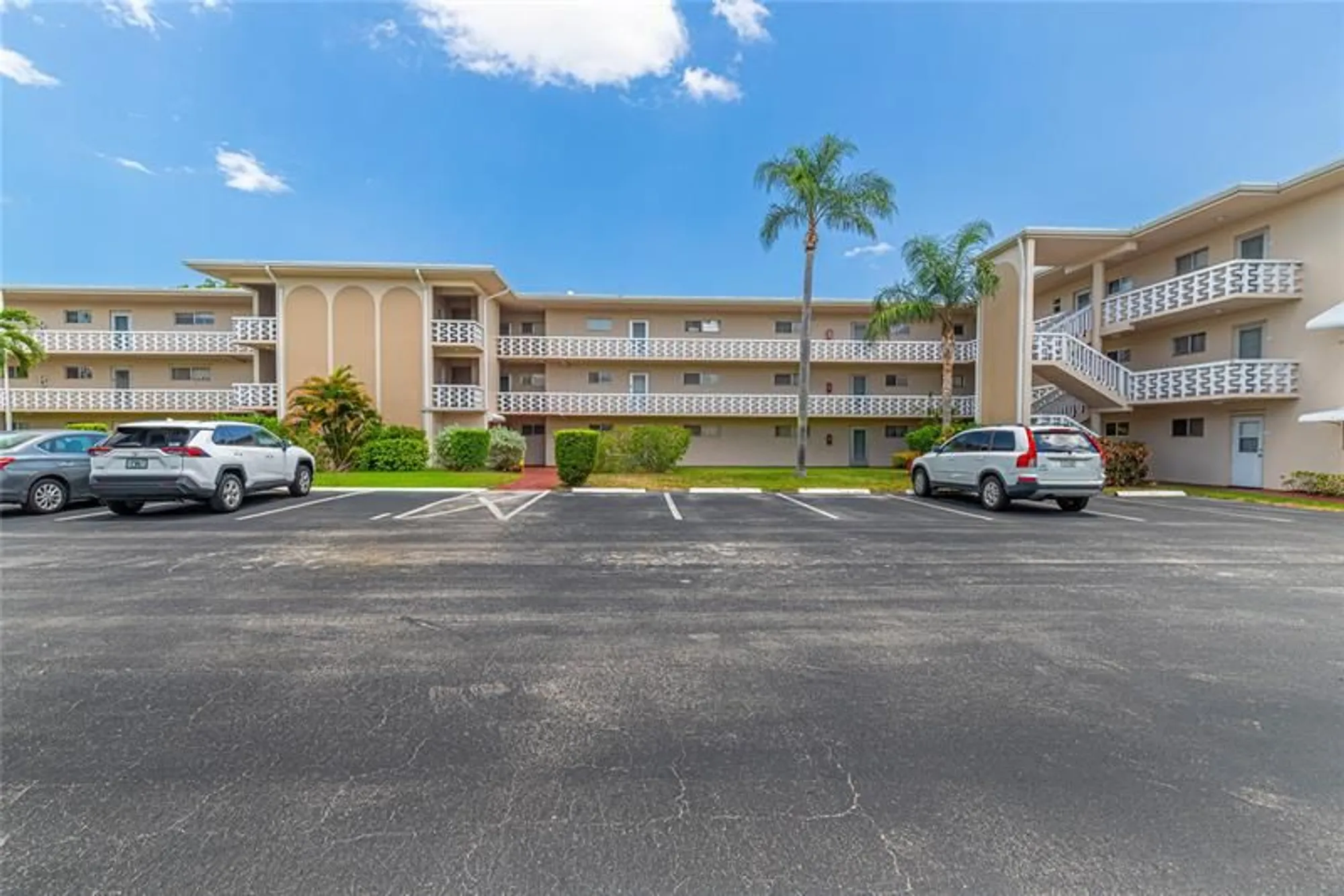 Property Slideshow image 18 of 35 | 2721 garden dr 310, Lake Worth, FL, 33461