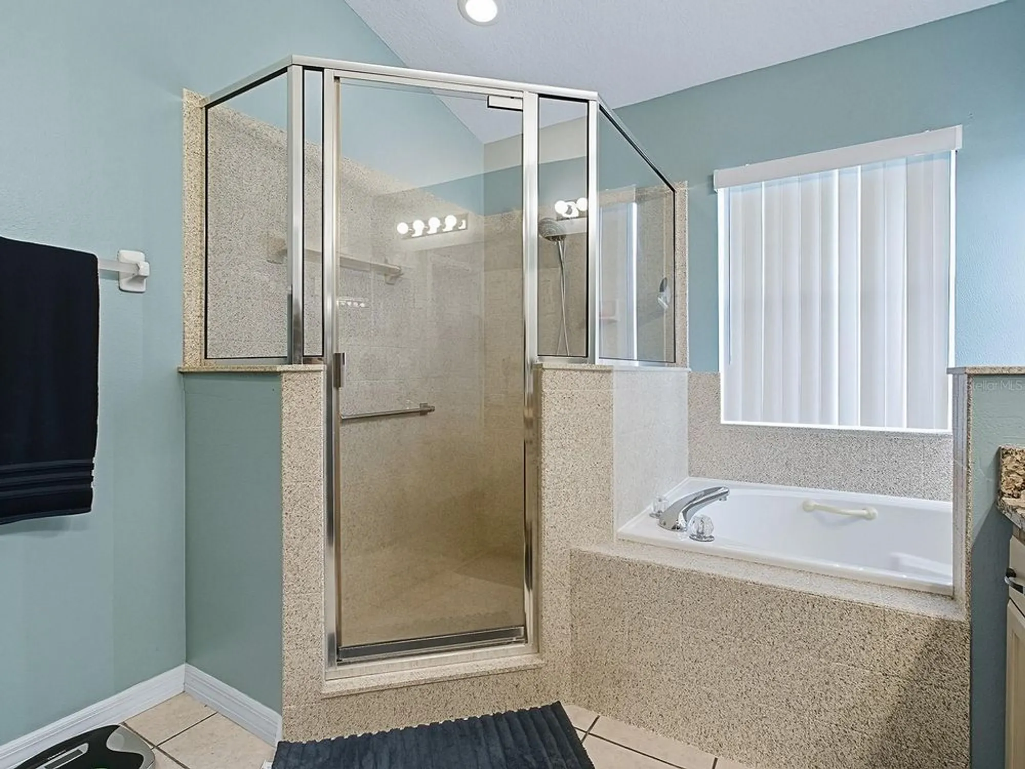 Property Slideshow image 35 of 65 | 4949 sawgrass lake cir, Leesburg, FL, 34748