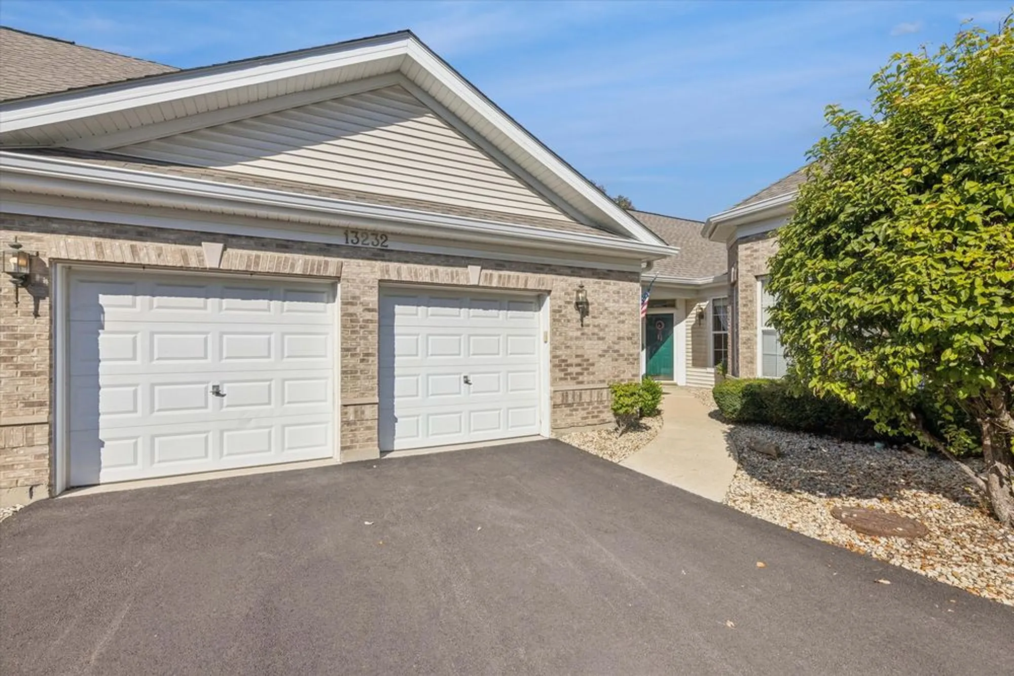 Property Slideshow image 1 of 14 | 13232 s bayberry ln, Plainfield, IL, 60544