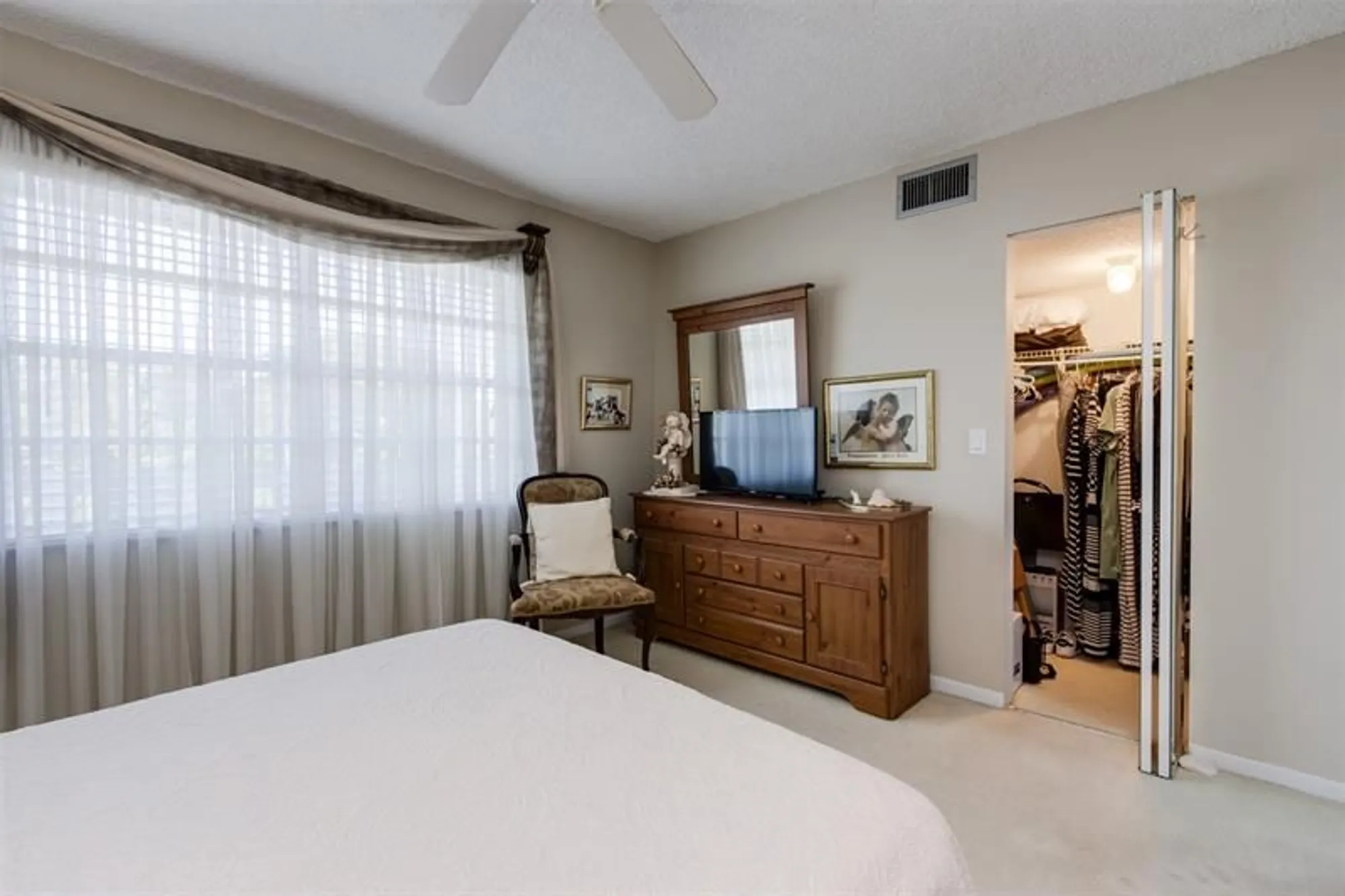 Property Slideshow image 23 of 42 | 414 se 10th st 302, Dania Beach, FL, 33004