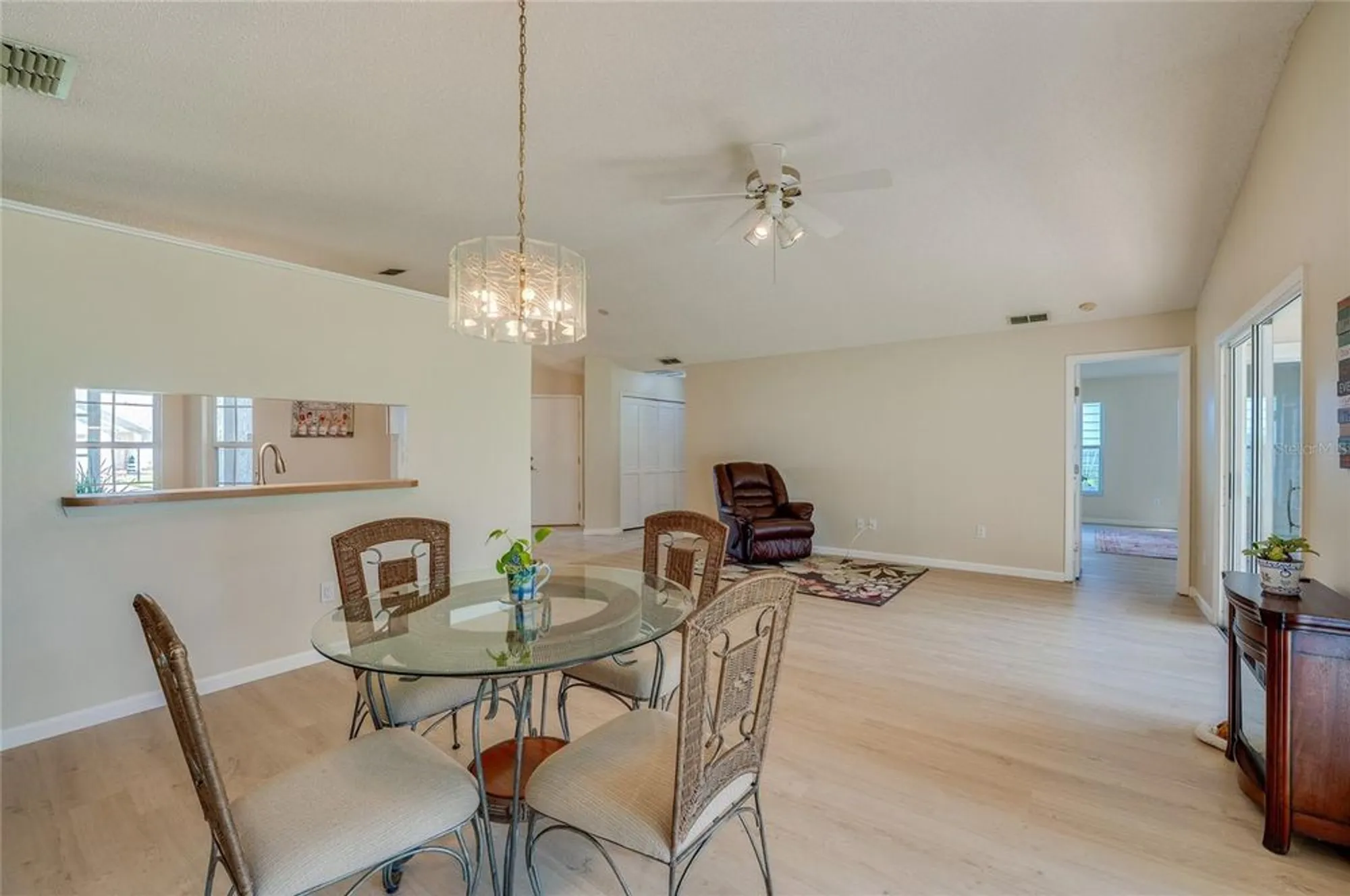 Property Slideshow image 10 of 46 | 128 crooked pine rd, Port Orange, FL, 32128