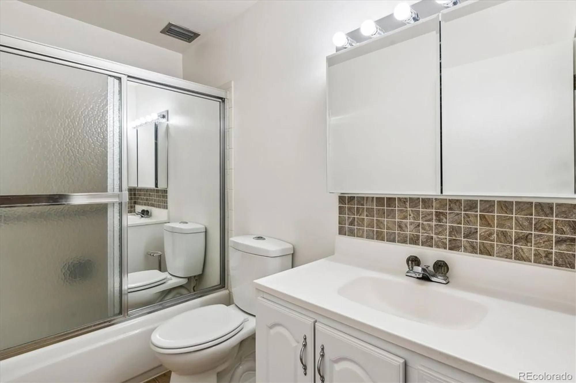 Property Slideshow image 18 of 34 | 3022 s wheeling way 407, Aurora, CO, 80014
