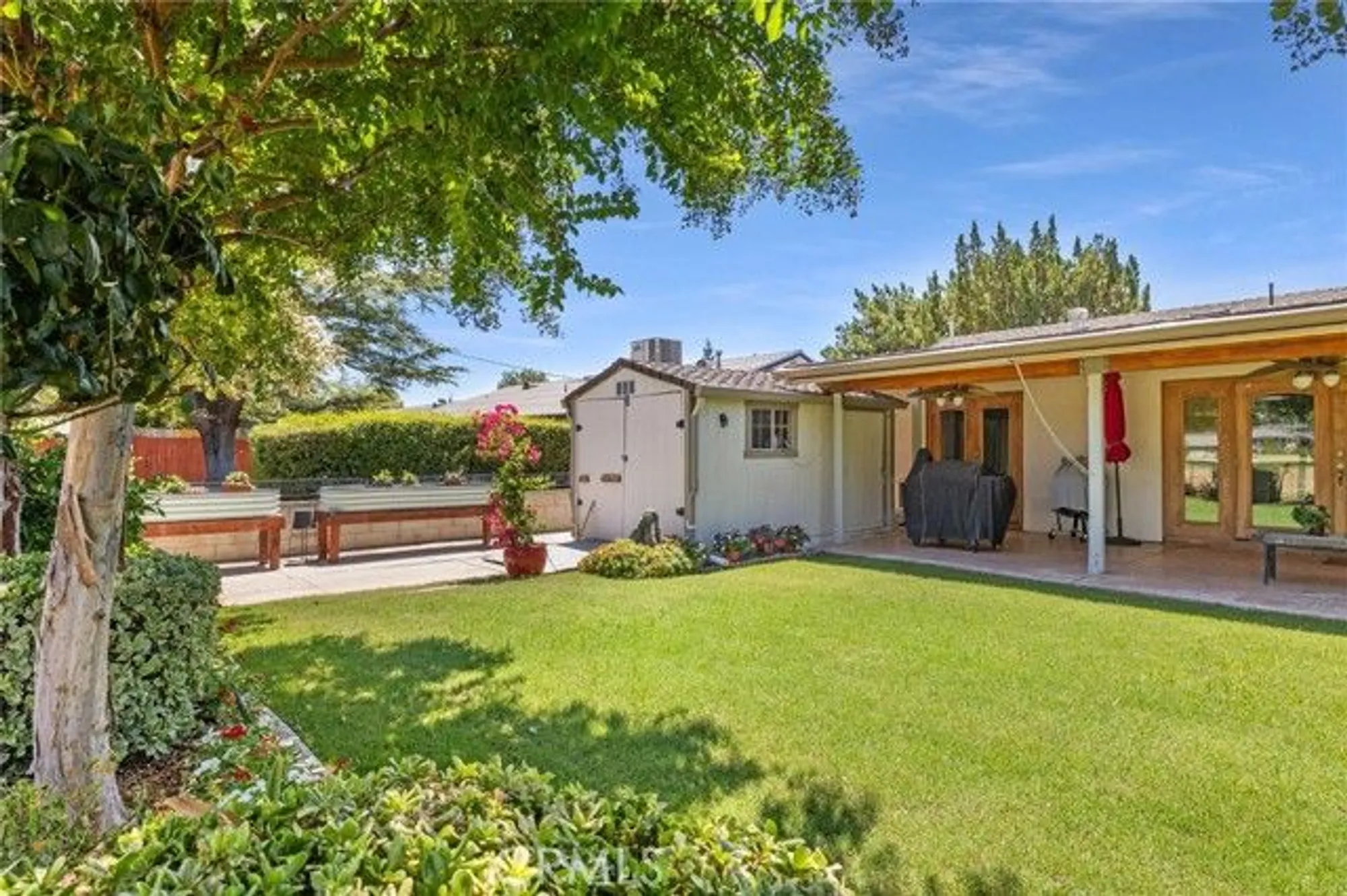 Property Slideshow image 43 of 48 | 704 river oaks dr, Bakersfield, CA, 93309