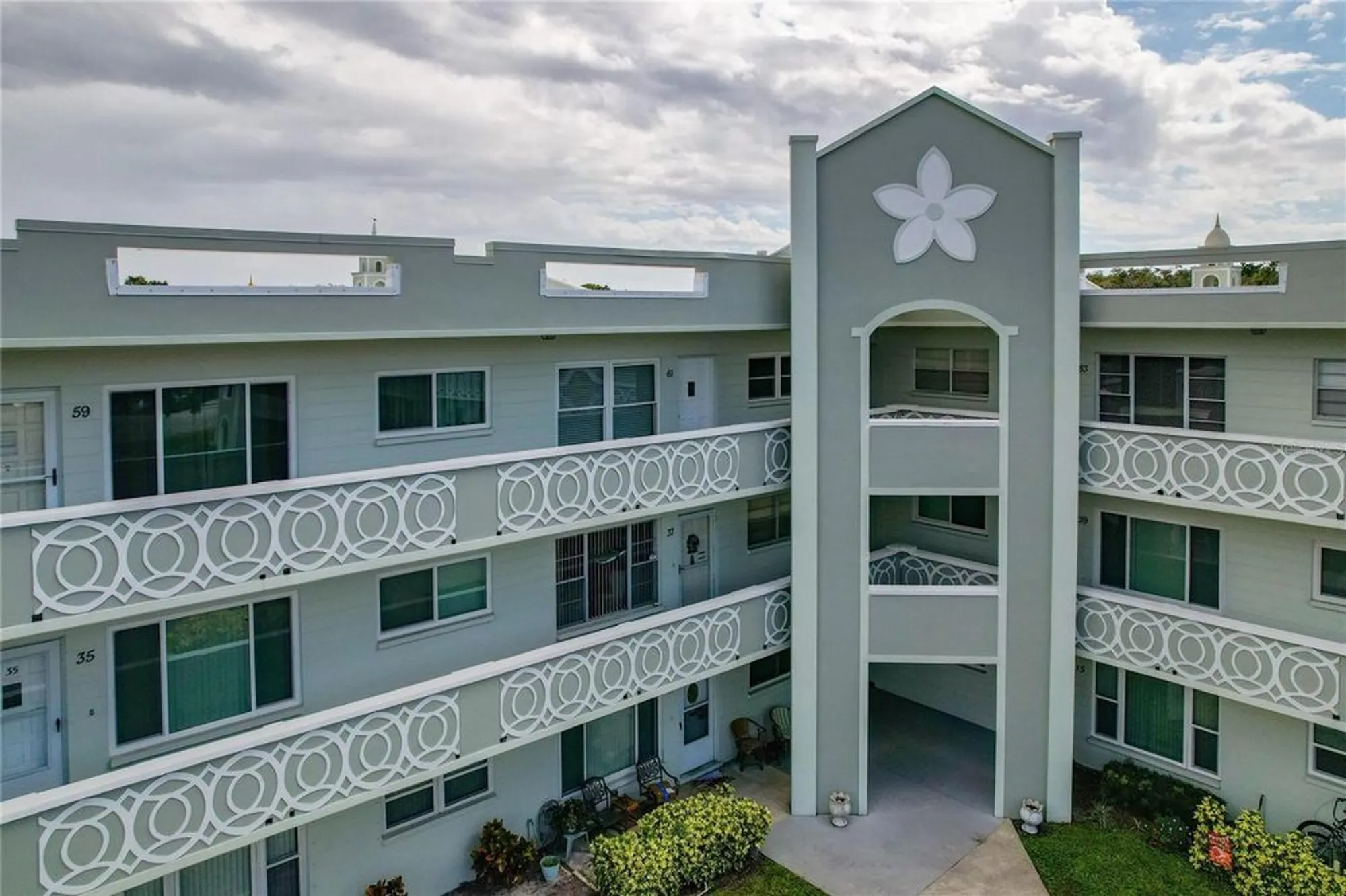 Property Slideshow image 28 of 40 | 2257 world parkway blvd 61, Clearwater, FL, 33763