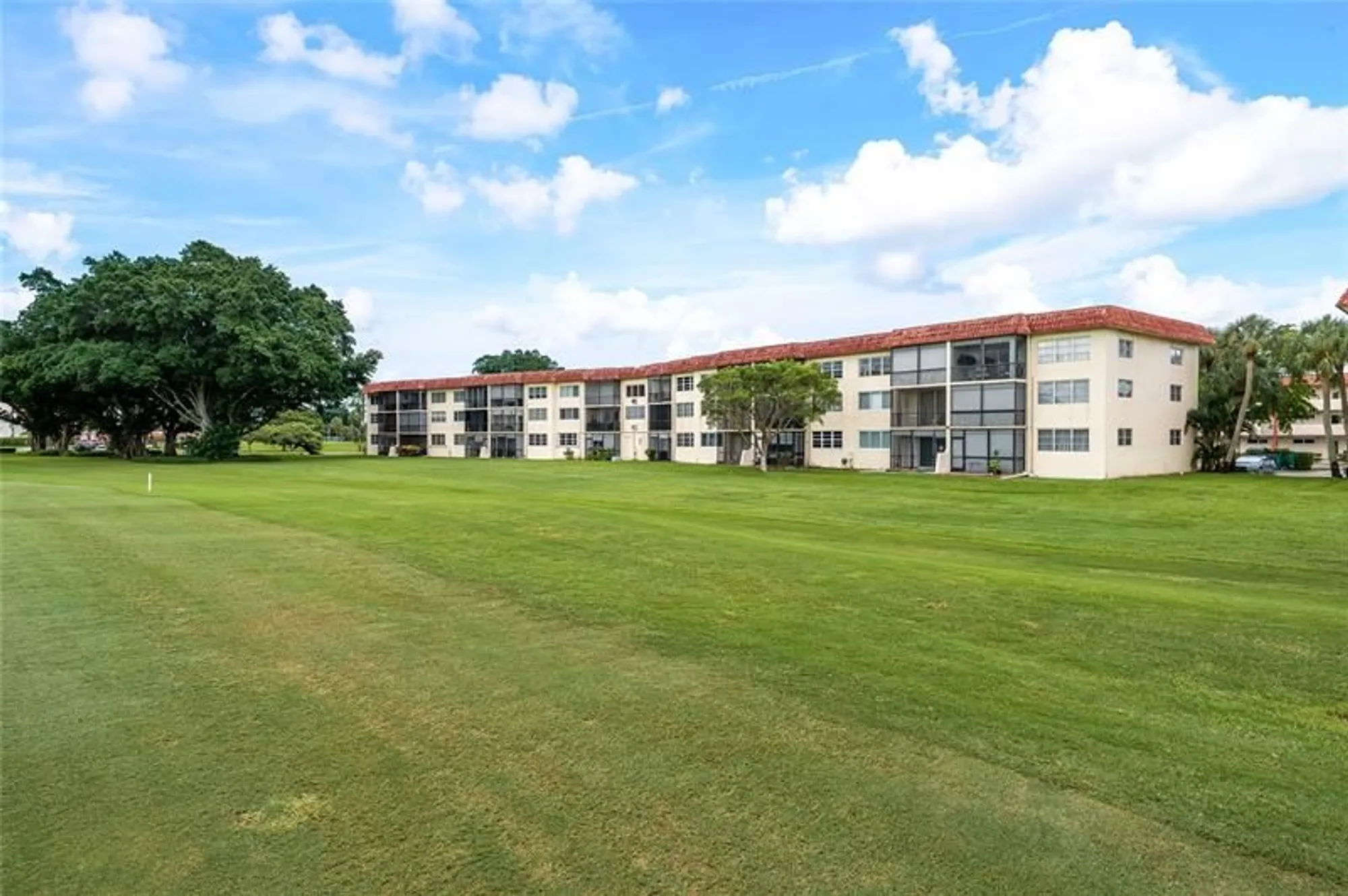 Property Slideshow image 21 of 61 | 9411 n hollybrook lake dr 310, Pembroke Pines, FL, 33025