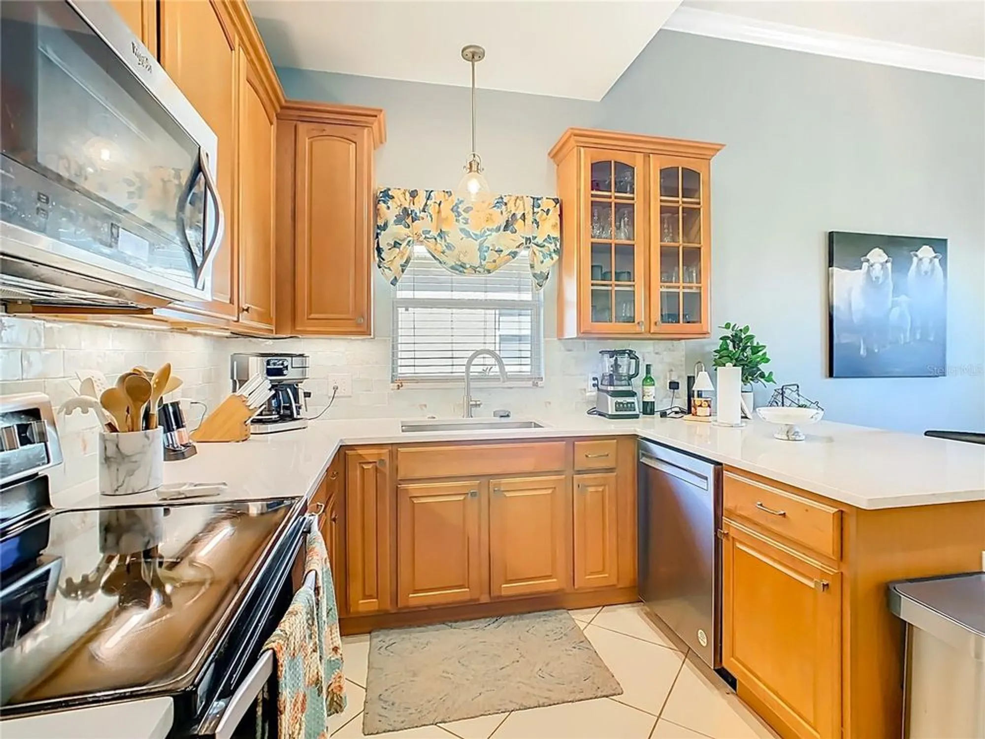Property Slideshow image 16 of 76 | 680 portofino dr, Poinciana, FL, 34759