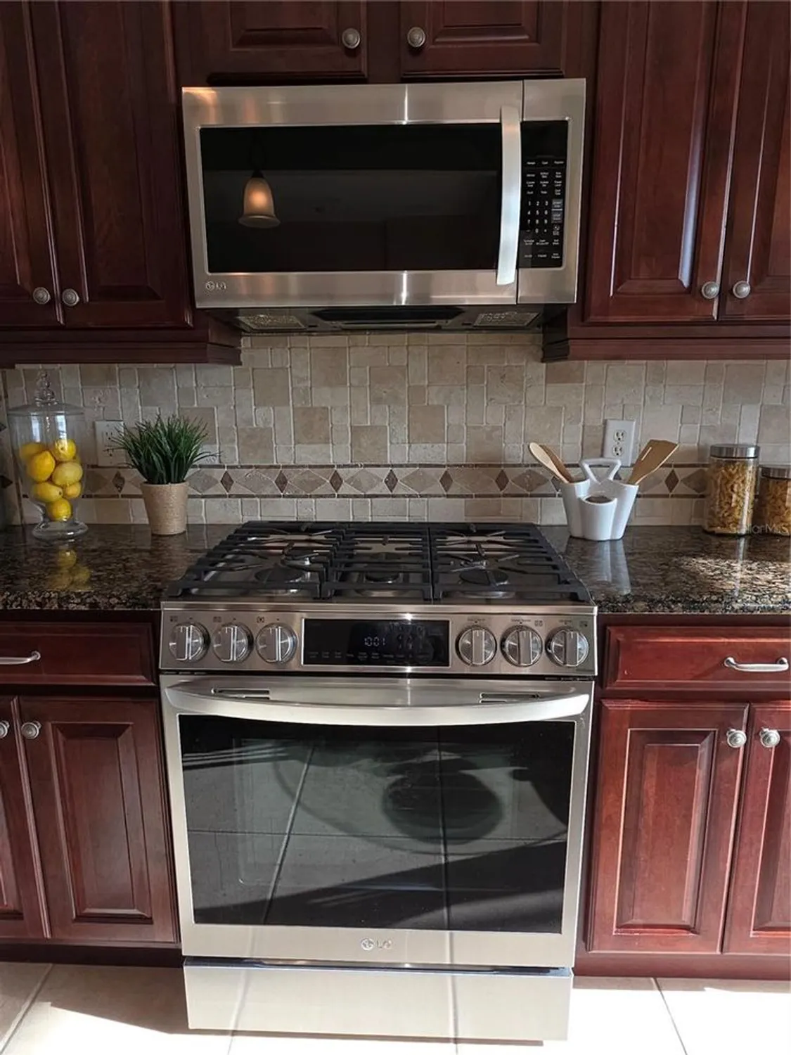 Property Slideshow image 10 of 64 | 208 del sol ave, Davenport, FL, 33837