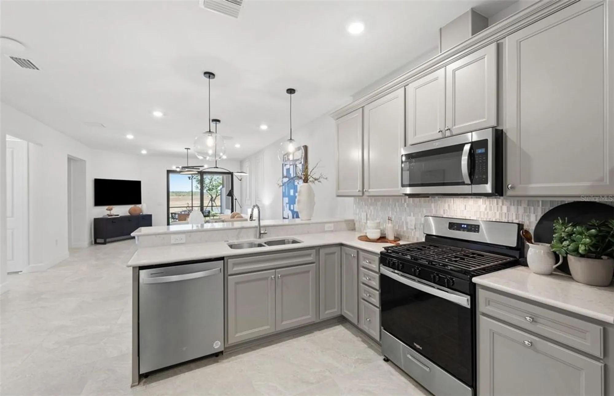 Property Slideshow image 8 of 29 | 18730 indian rock pl, Lakewood Ranch, FL, 34211