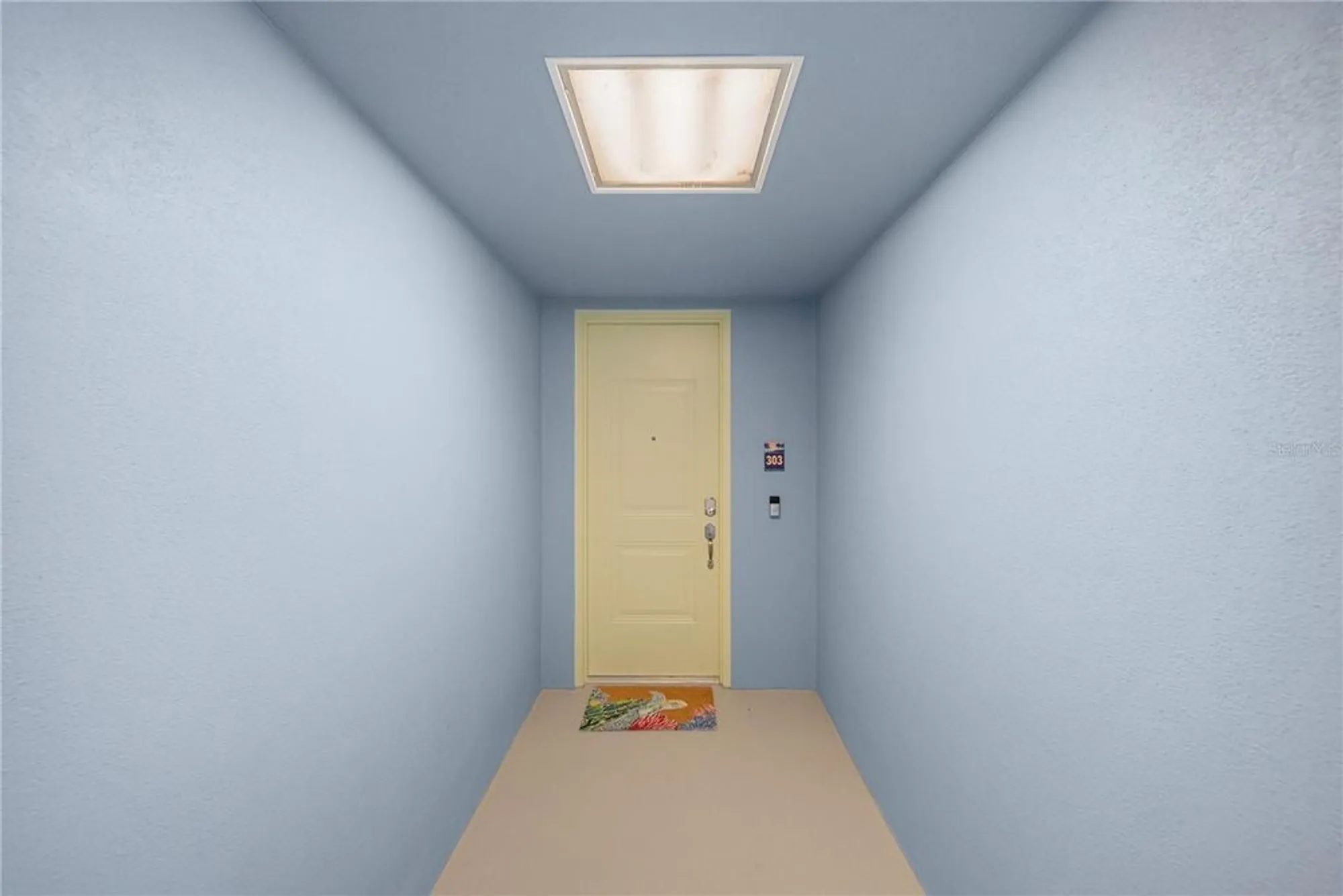 Property Slideshow image 5 of 72 | 391 aruba cir 303, Bradenton, FL, 34209