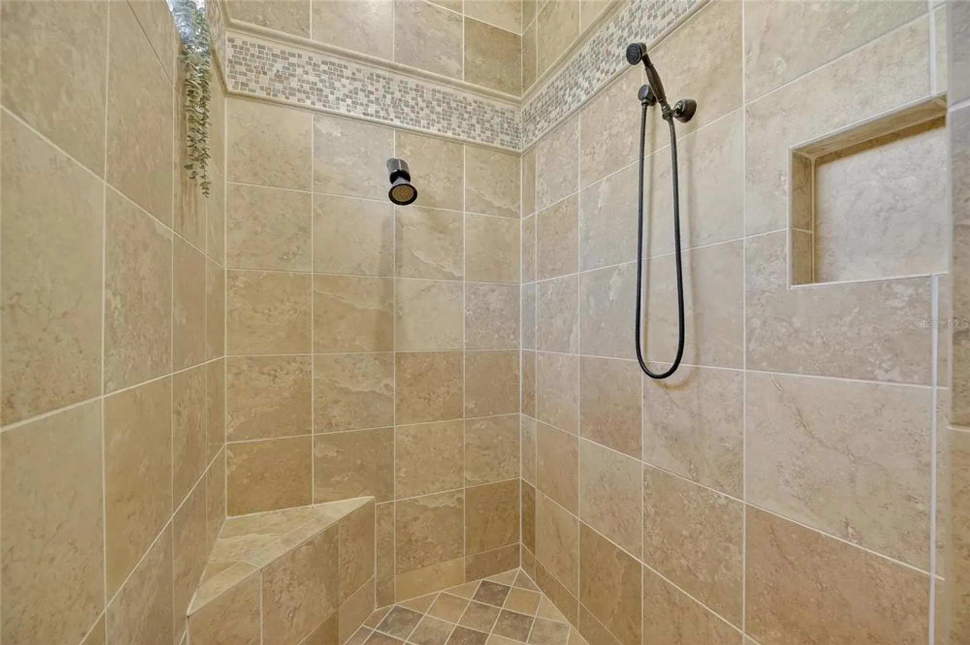Property Slideshow image 26 of 94 | 539 islebay dr, Apollo Beach, FL, 33572