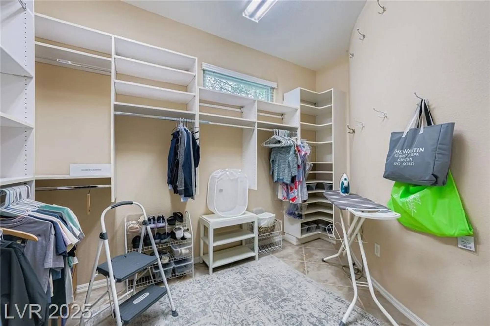 Property Slideshow image 31 of 45 | 2544 forest city dr, Henderson, NV, 89052