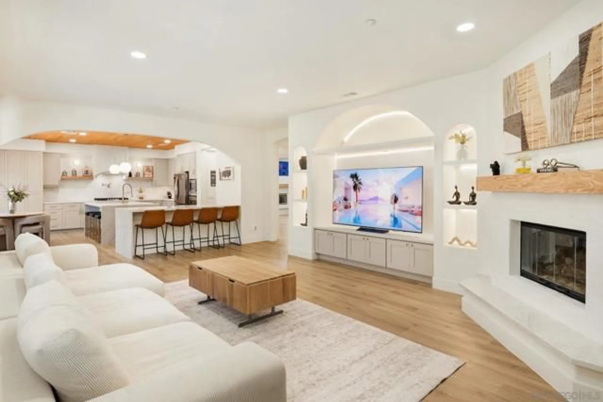 Property Slideshow image 14 of 61 | 10528 pinion trl, Escondido, CA, 92026