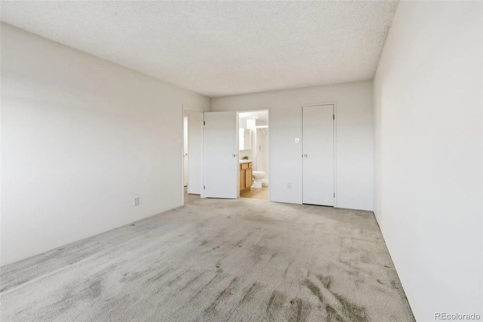 Property Slideshow image 17 of 49 | 13850 e marina dr apt 301, Aurora, CO, 80014