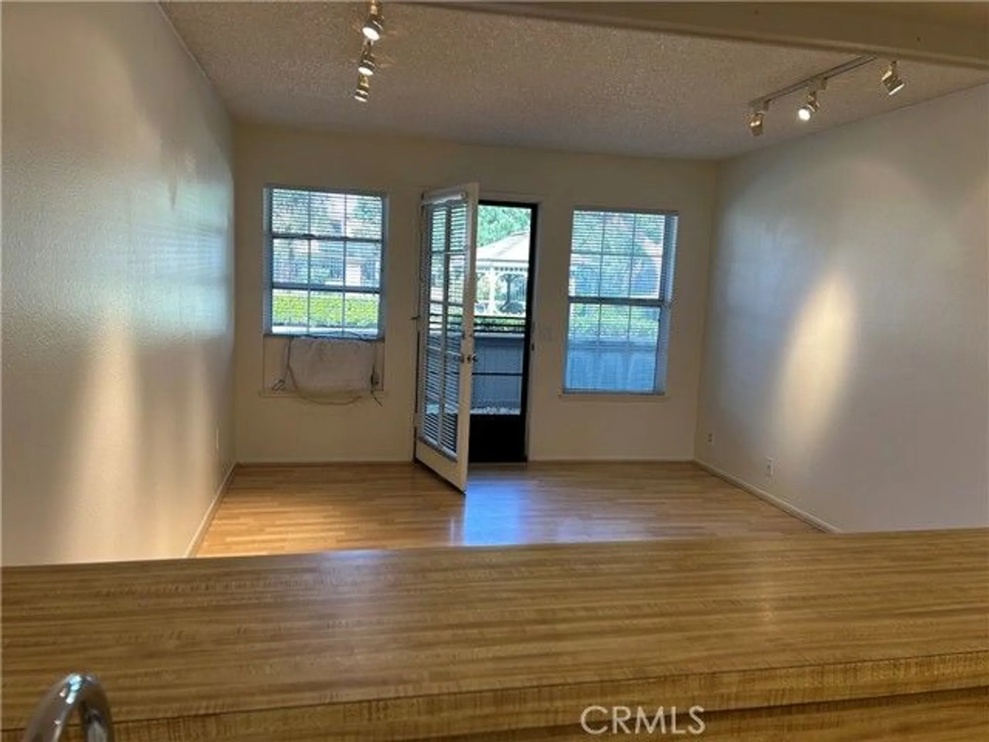 Property Slideshow image 10 of 47 | 18232 parkview ln 103, Huntington Beach, CA, 92648