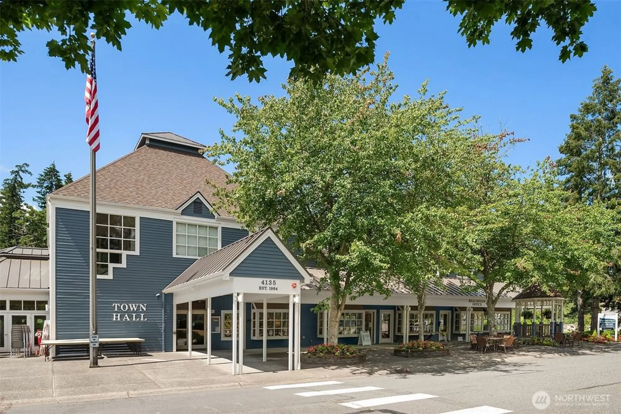 Property Slideshow image 33 of 34 | 4109 224th ln 213, Issaquah, WA, 98029