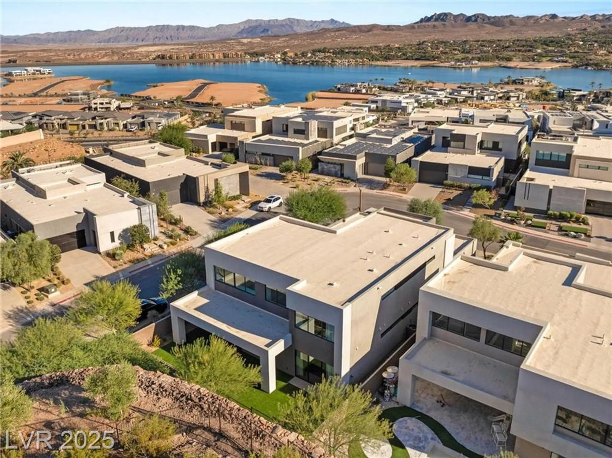 Property Slideshow image 33 of 41 | 21 highland cove ln, Henderson, NV, 89011